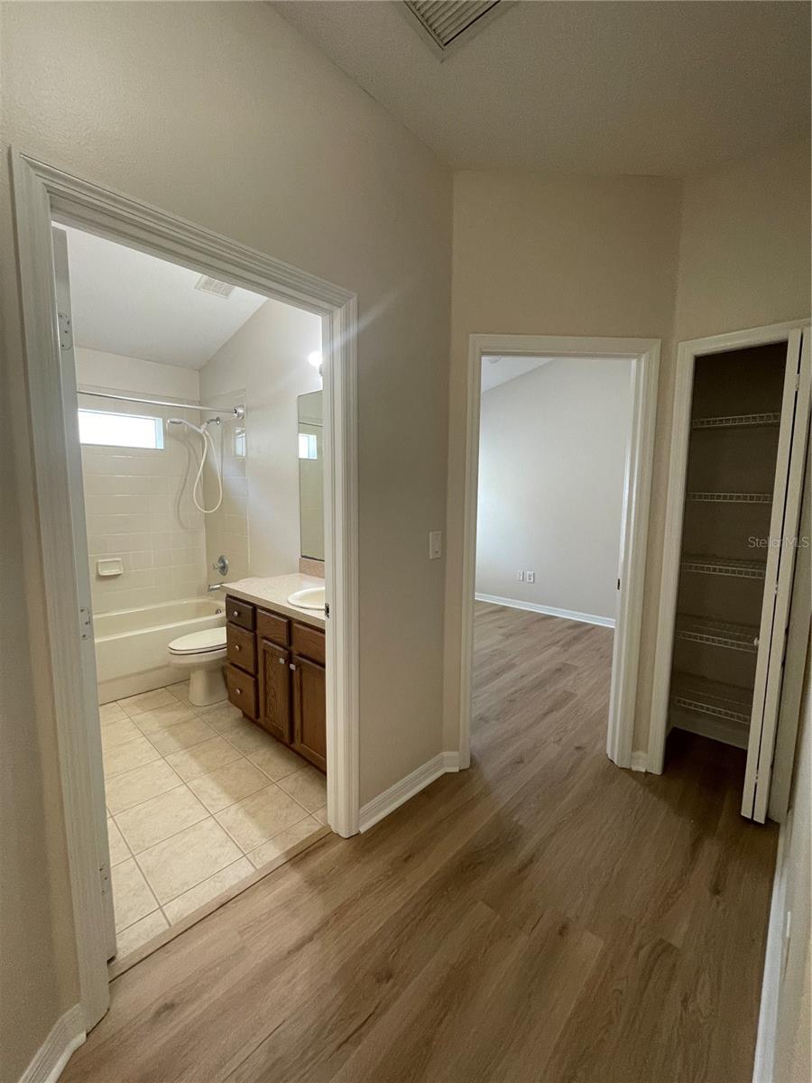 Image 14 of 24 For 3849 Washburn Pl