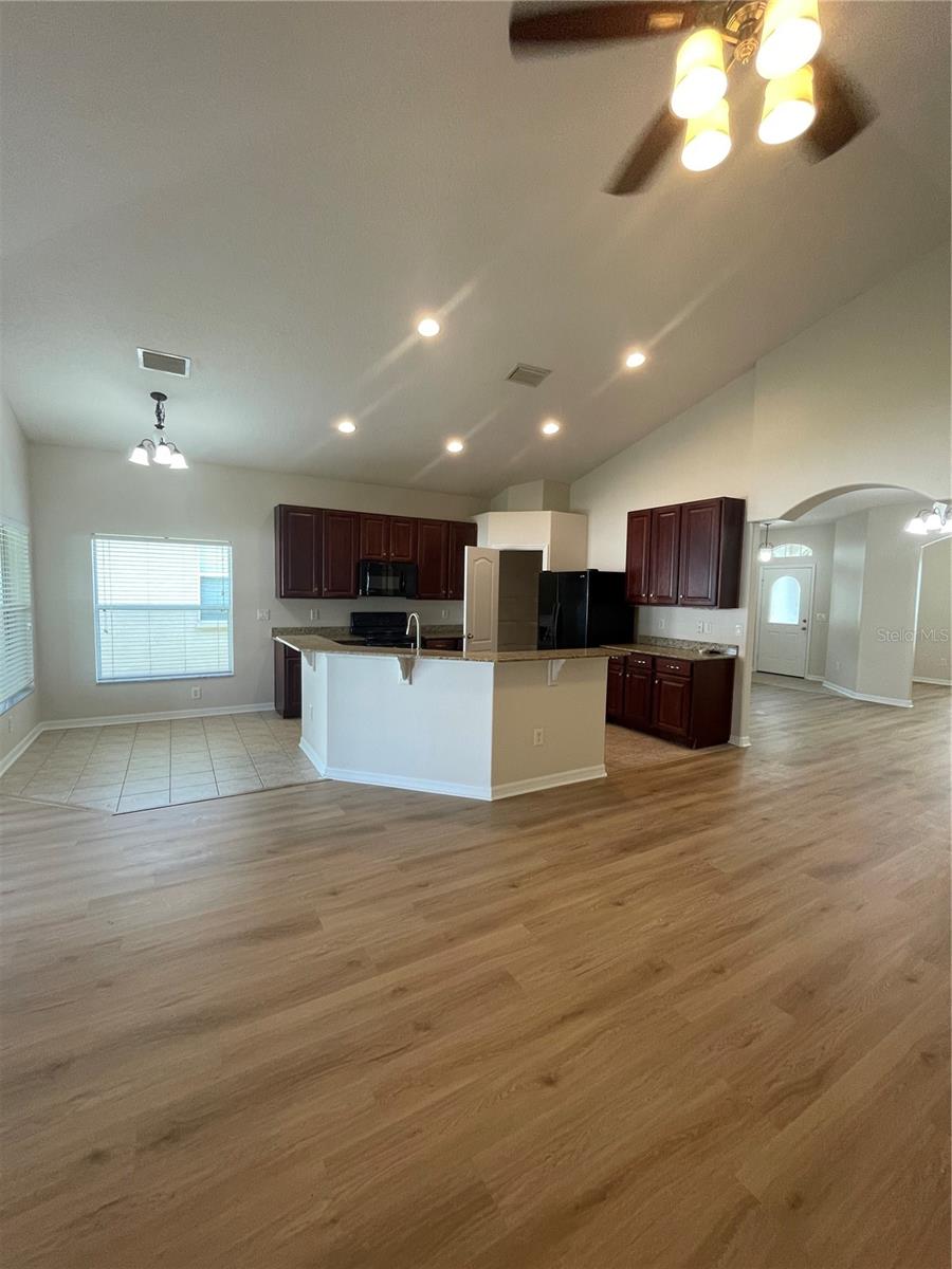 Image 8 of 24 For 3849 Washburn Pl