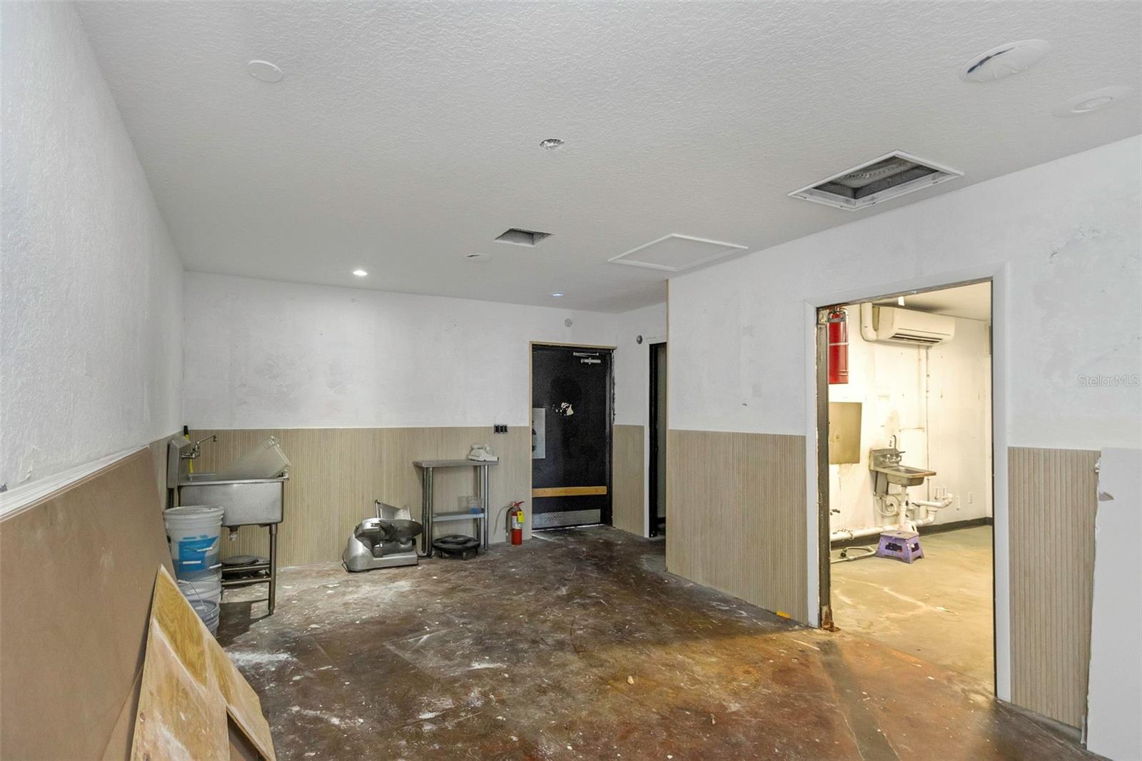 Image 18 of 81 For 6305 Gulf Boulevard