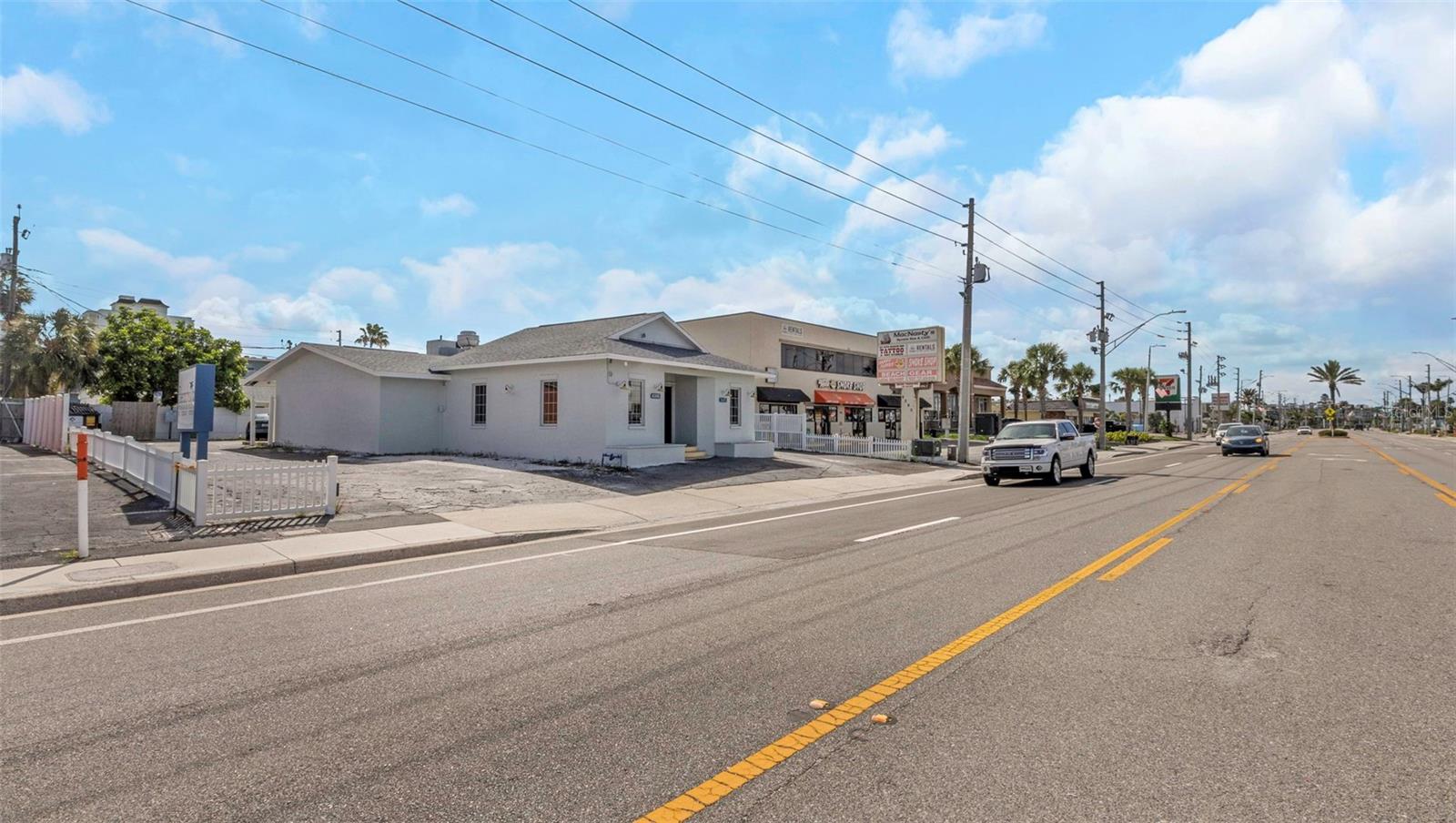 Image 39 of 81 For 6305 Gulf Boulevard
