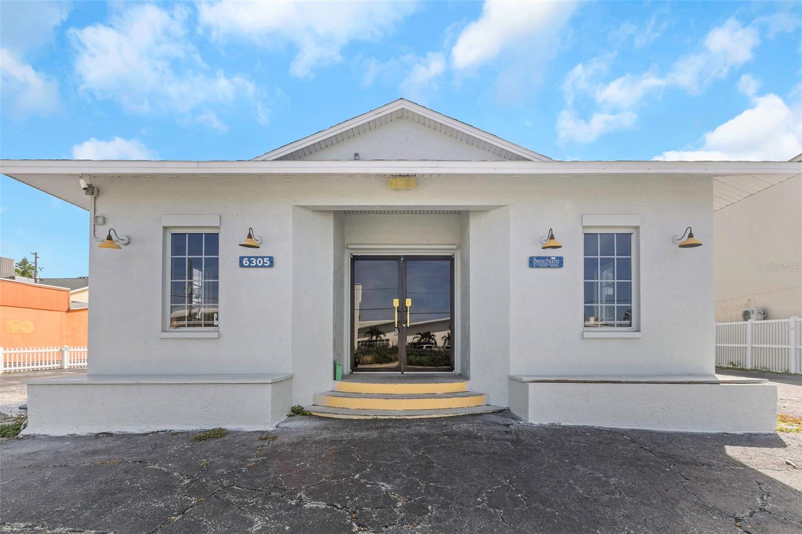 Image 43 of 81 For 6305 Gulf Boulevard