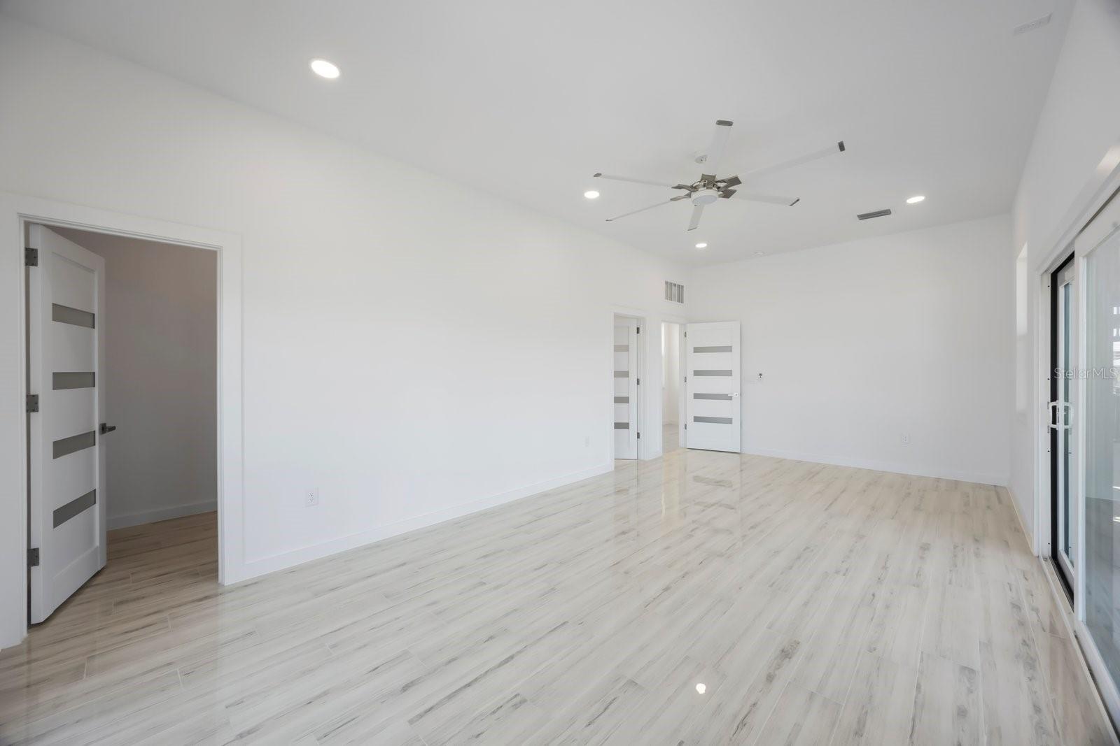 Image 40 of 77 For 18077 3rd Street E