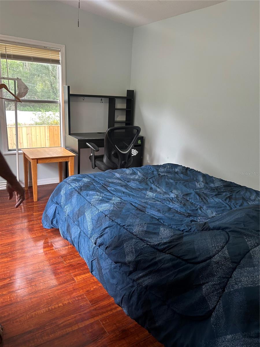 Listing photo id 3 for 911 Marjorie Avenue