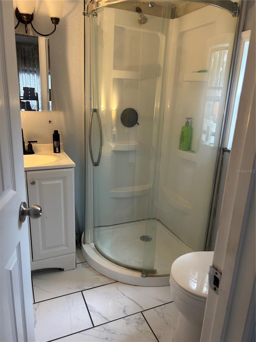 Listing photo id 6 for 911 Marjorie Avenue