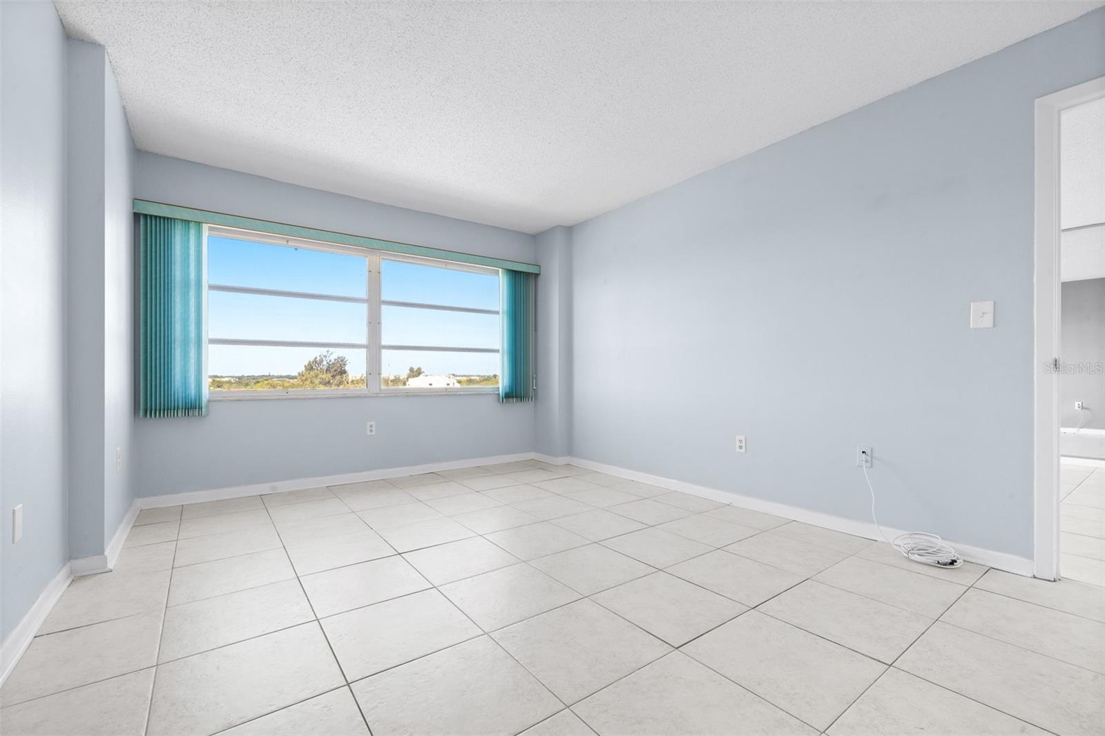 Image 25 of 51 For 8950 Park Boulevard 609