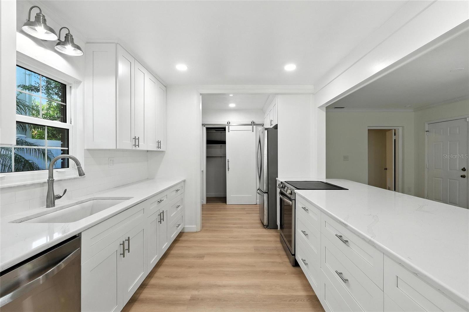 Image 12 of 29 For 456 Marmora Avenue