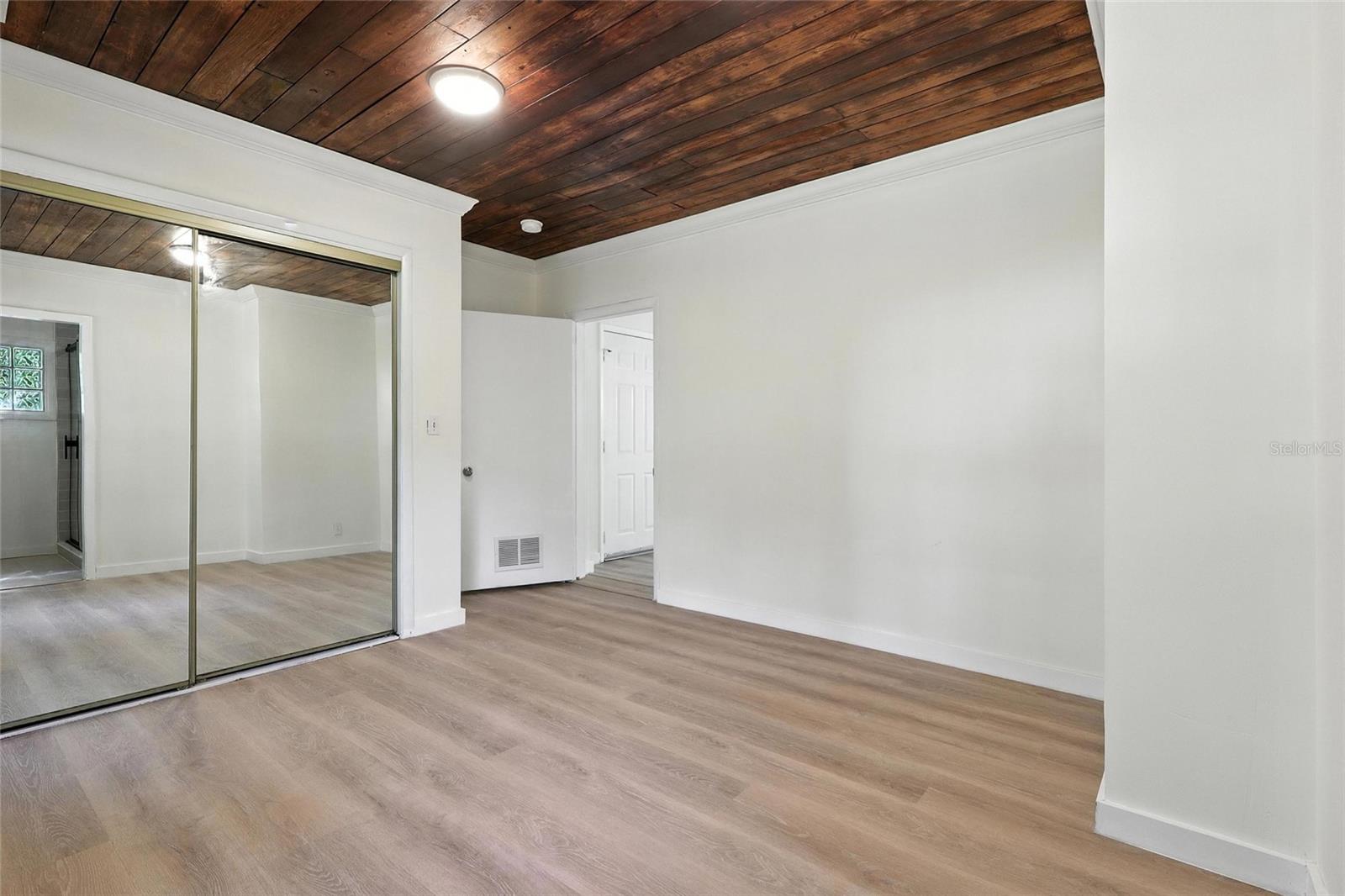 Image 19 of 29 For 456 Marmora Avenue