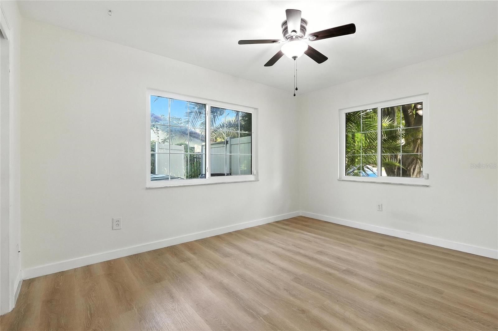 Image 20 of 29 For 456 Marmora Avenue