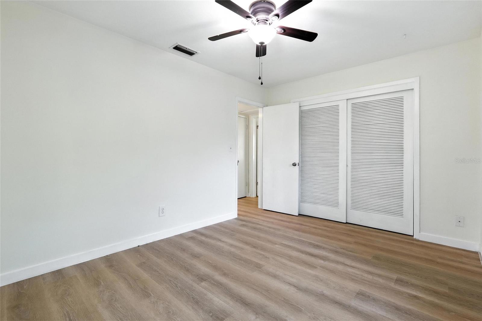 Image 21 of 29 For 456 Marmora Avenue