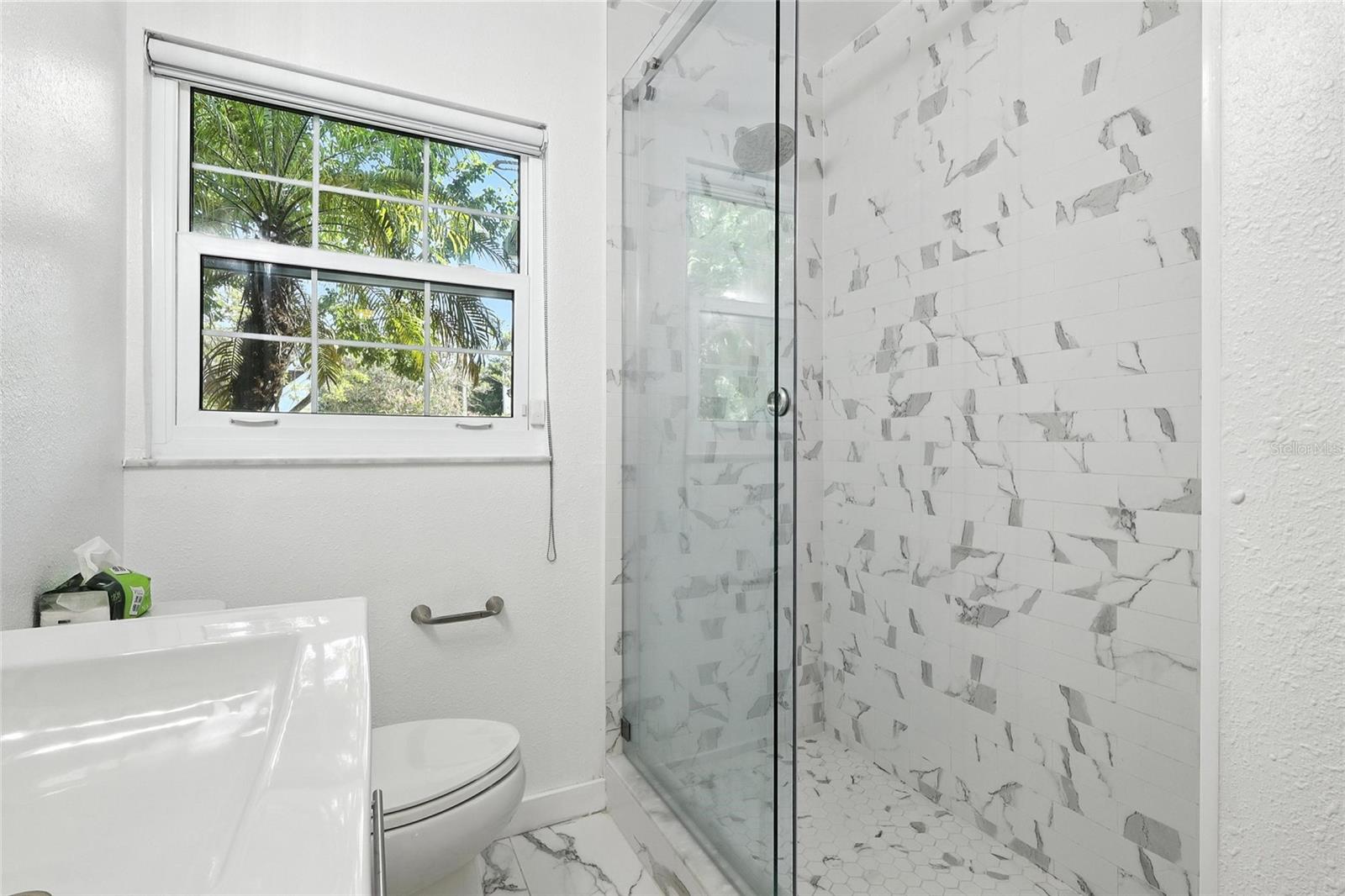Image 22 of 29 For 456 Marmora Avenue