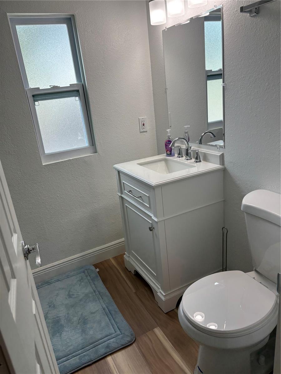 Image 13 of 23 For 9918 New York Avenue