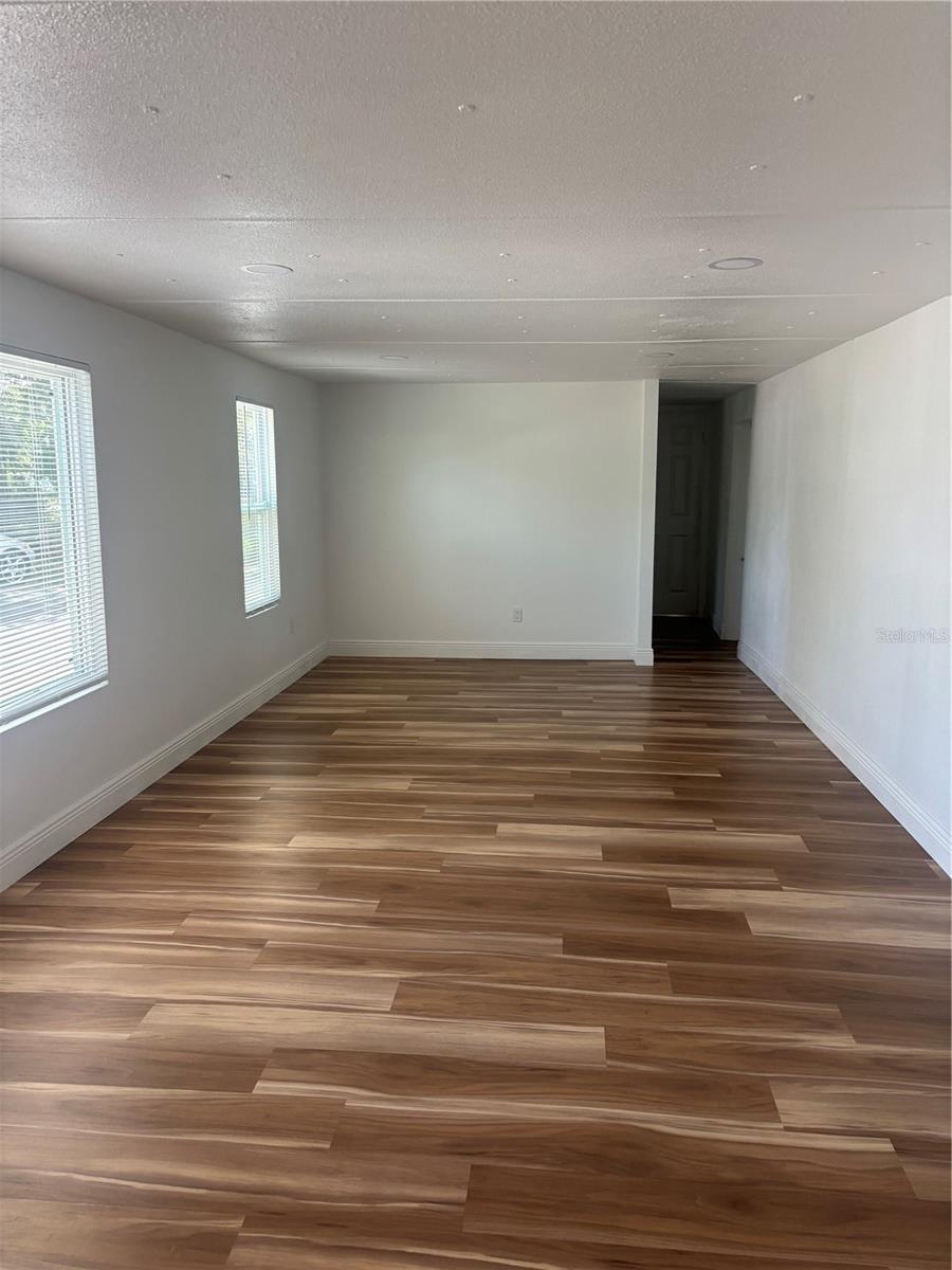 Image 4 of 23 For 9918 New York Avenue