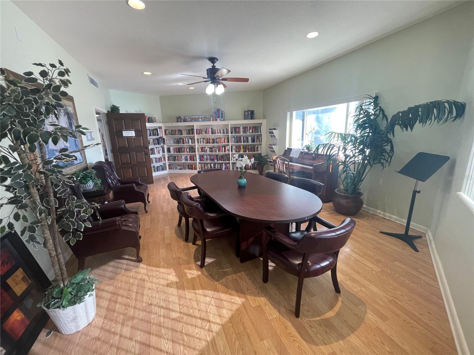 Image 26 of 31 For 10215 Regal Drive 14