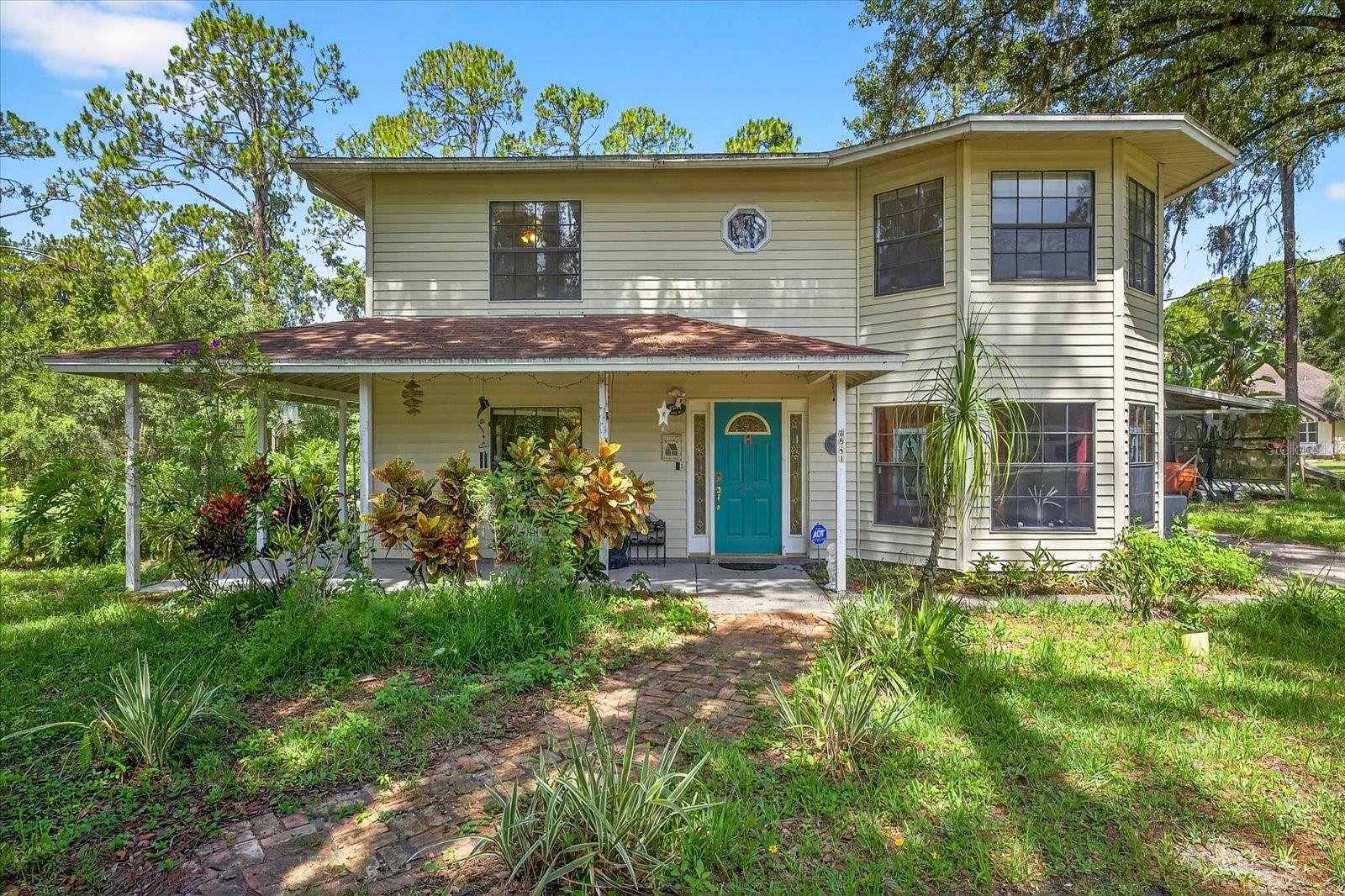 Listing photo id 0 for 8541 Fussell Drive