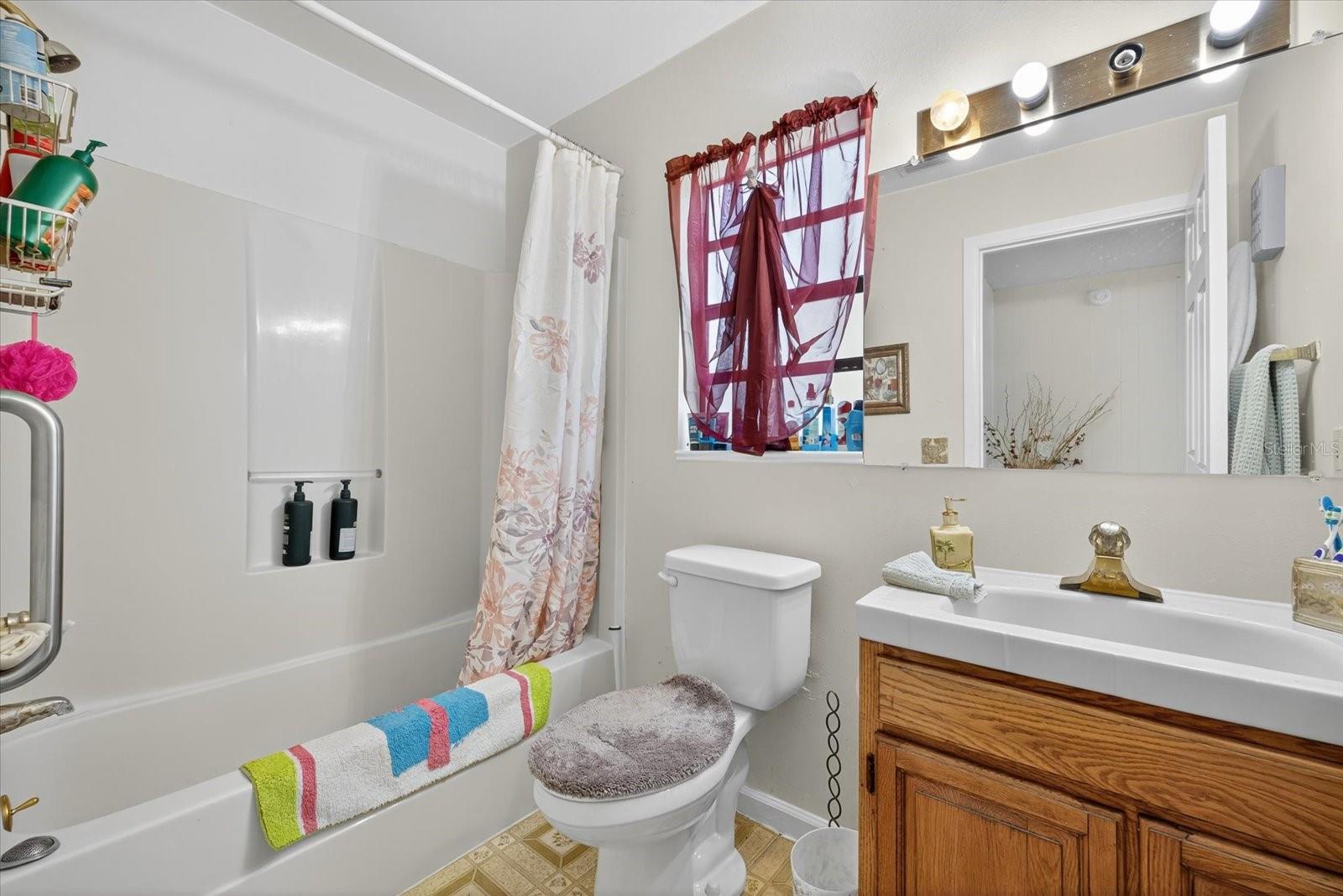 Listing photo id 18 for 8541 Fussell Drive