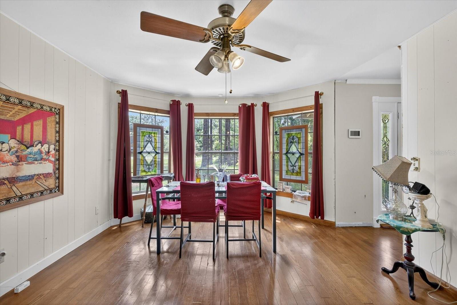 Listing photo id 19 for 8541 Fussell Drive