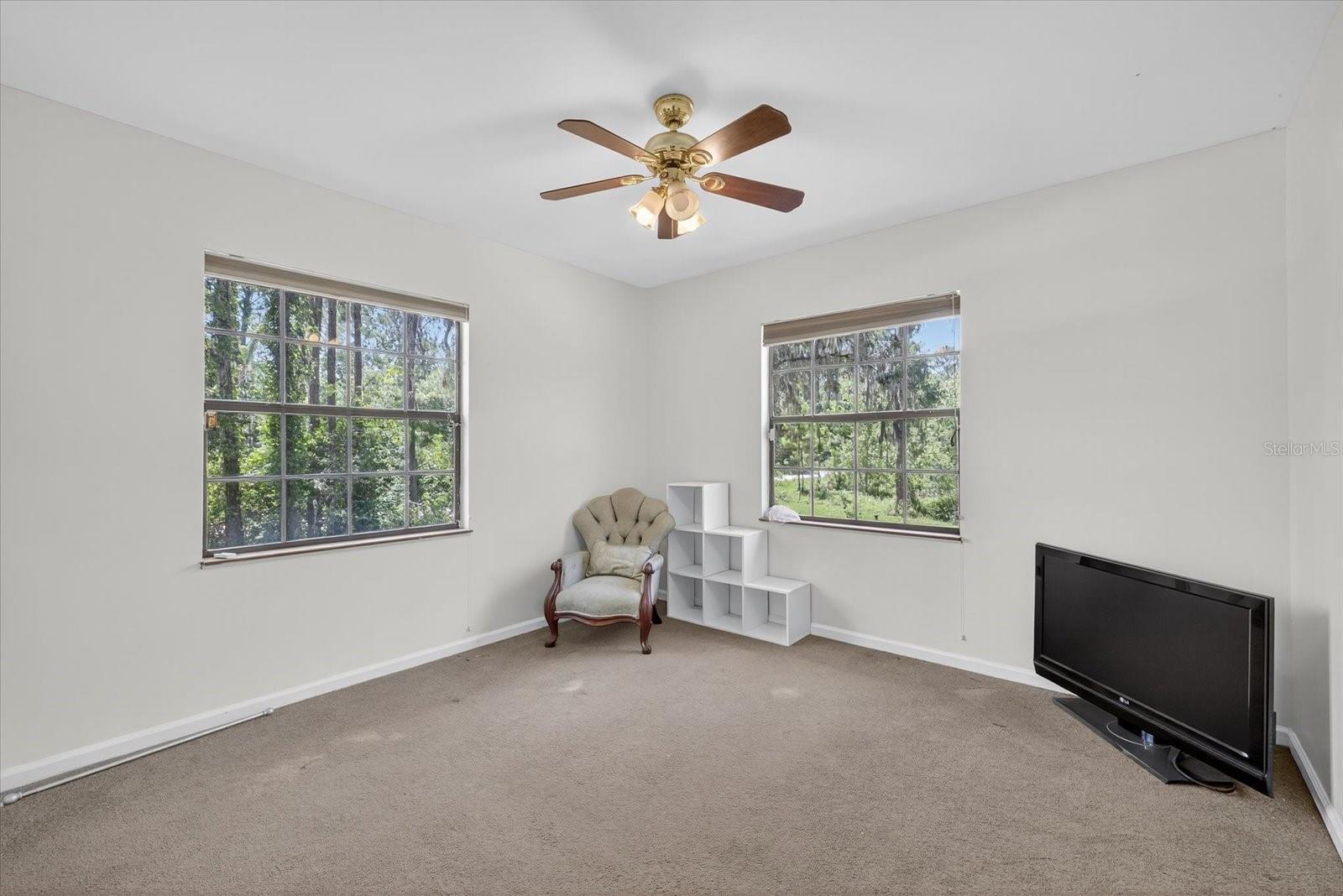 Listing photo id 28 for 8541 Fussell Drive