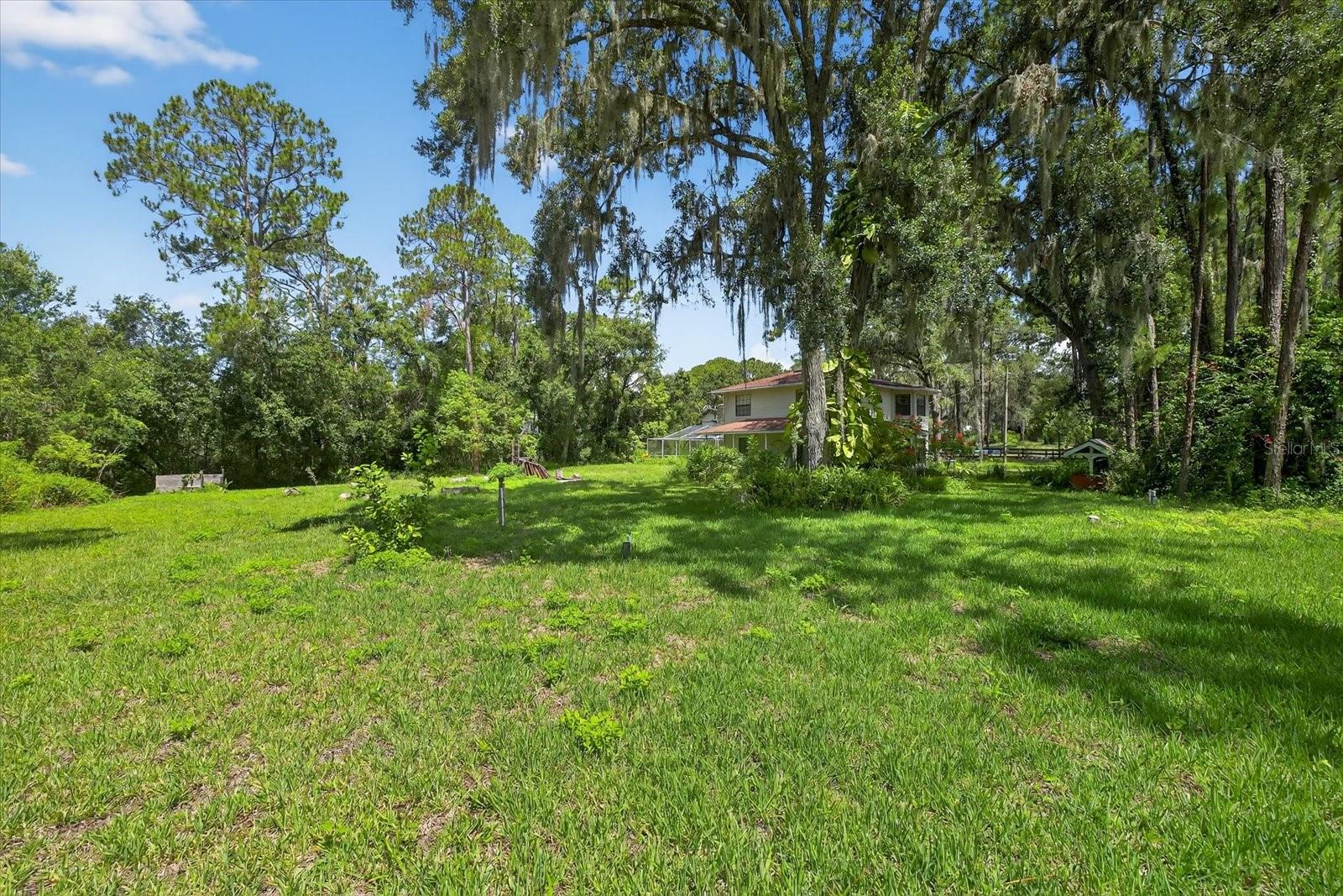 Listing photo id 35 for 8541 Fussell Drive