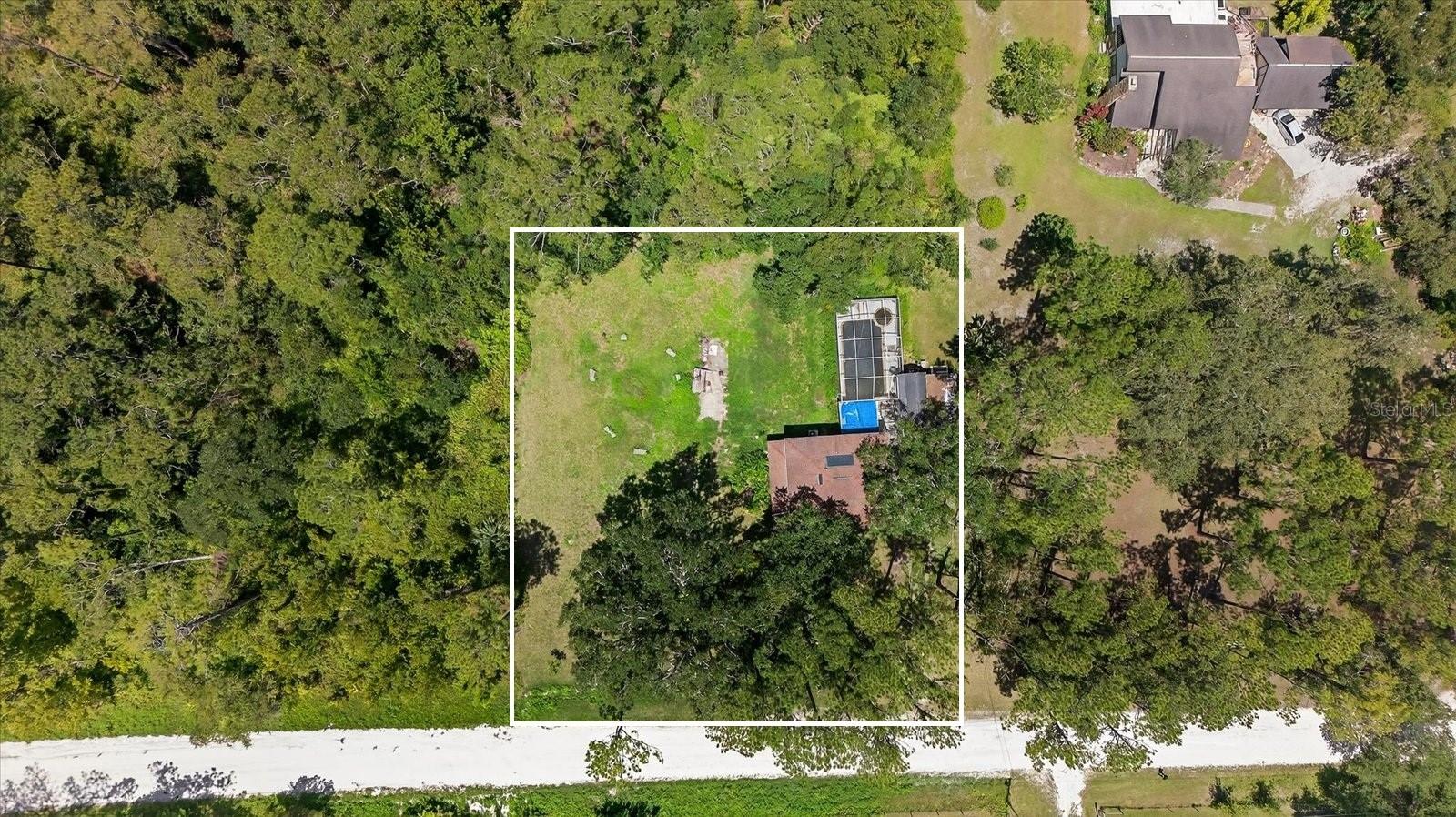 Listing photo id 2 for 8541 Fussell Drive