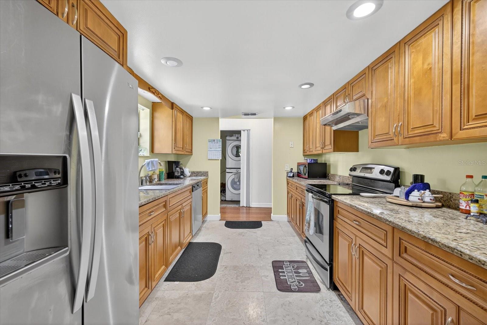 Listing photo id 3 for 8541 Fussell Drive