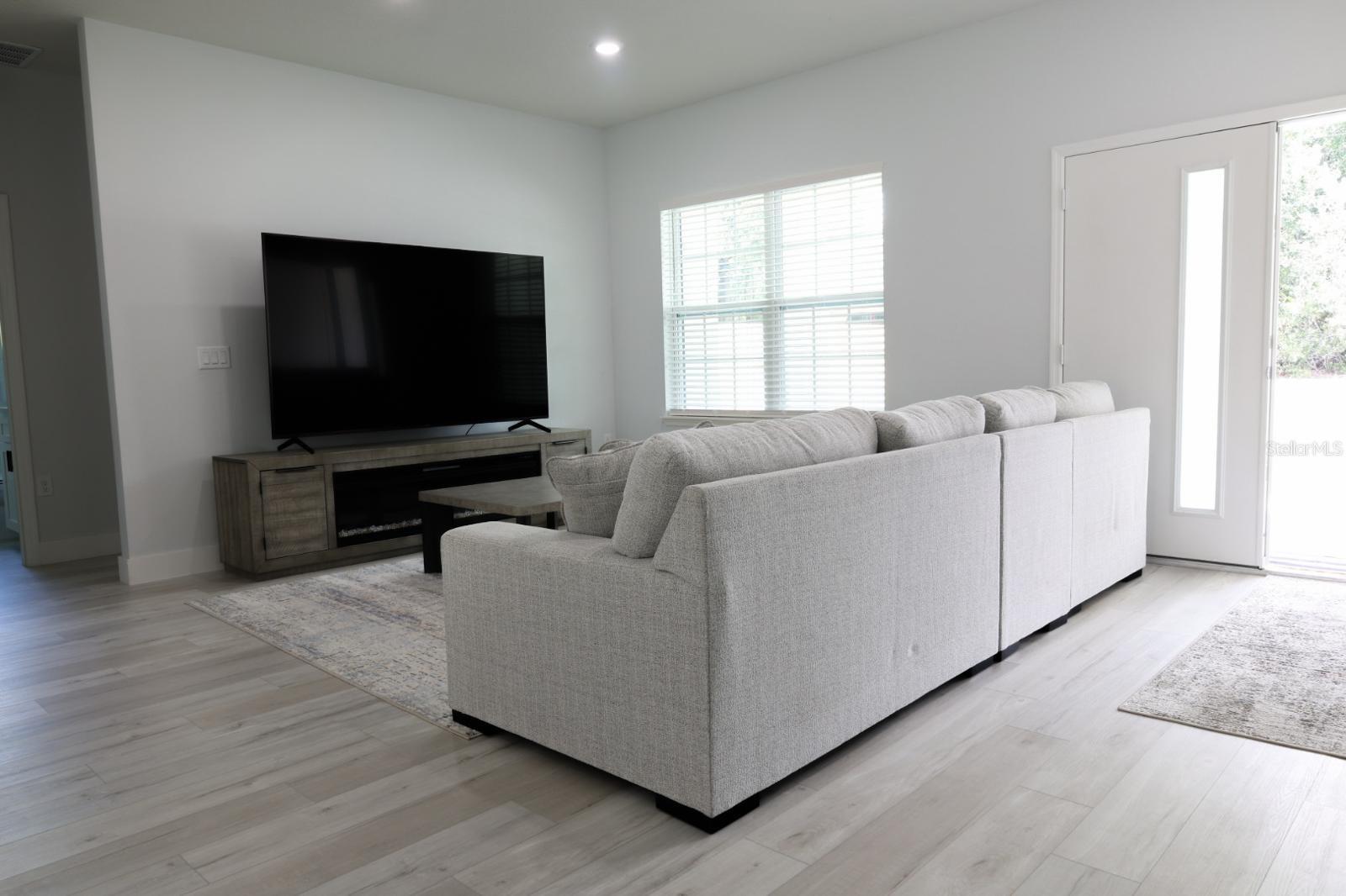 Listing photo id 9 for 2522 Castle Road