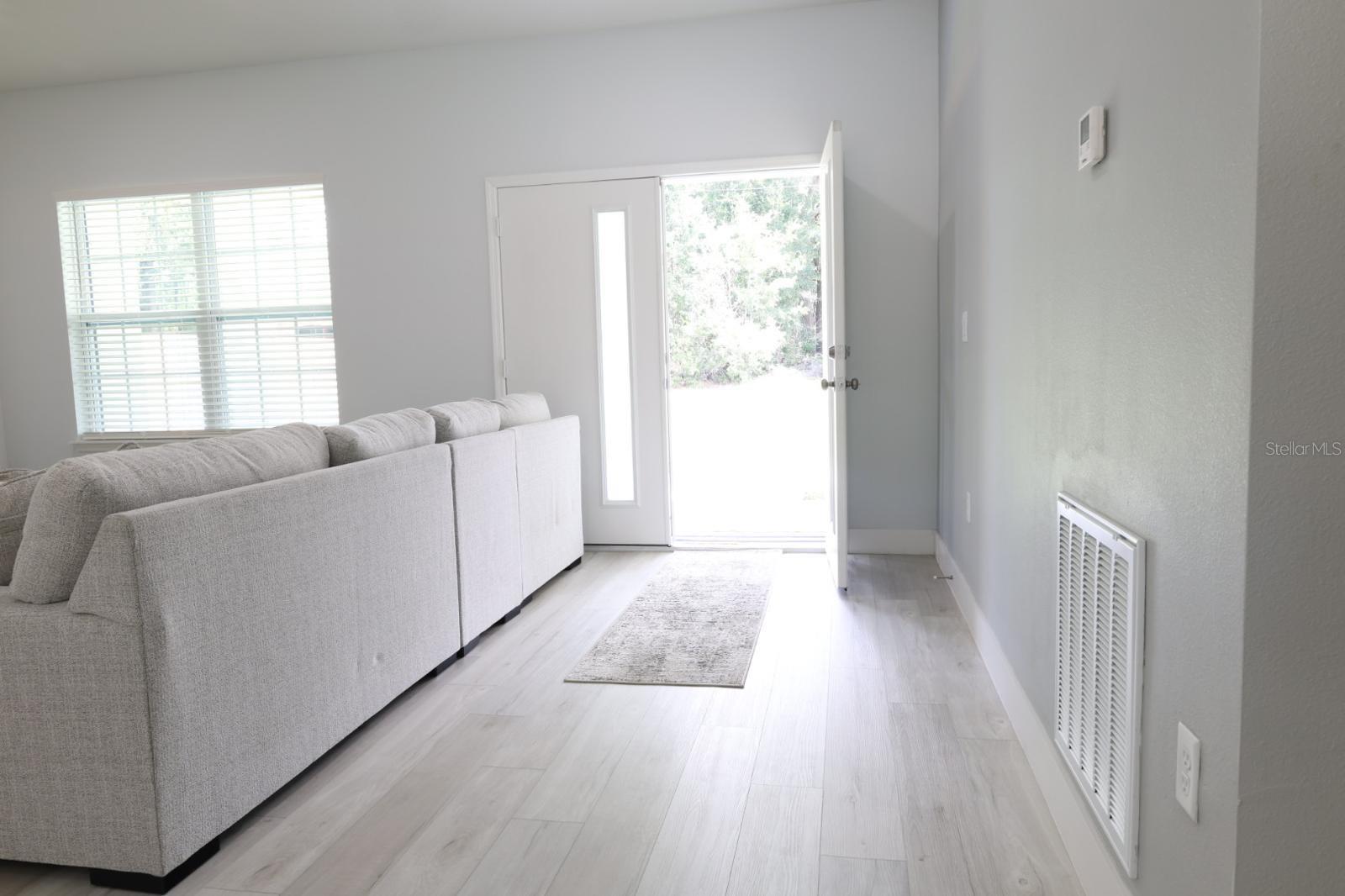 Listing photo id 10 for 2522 Castle Road