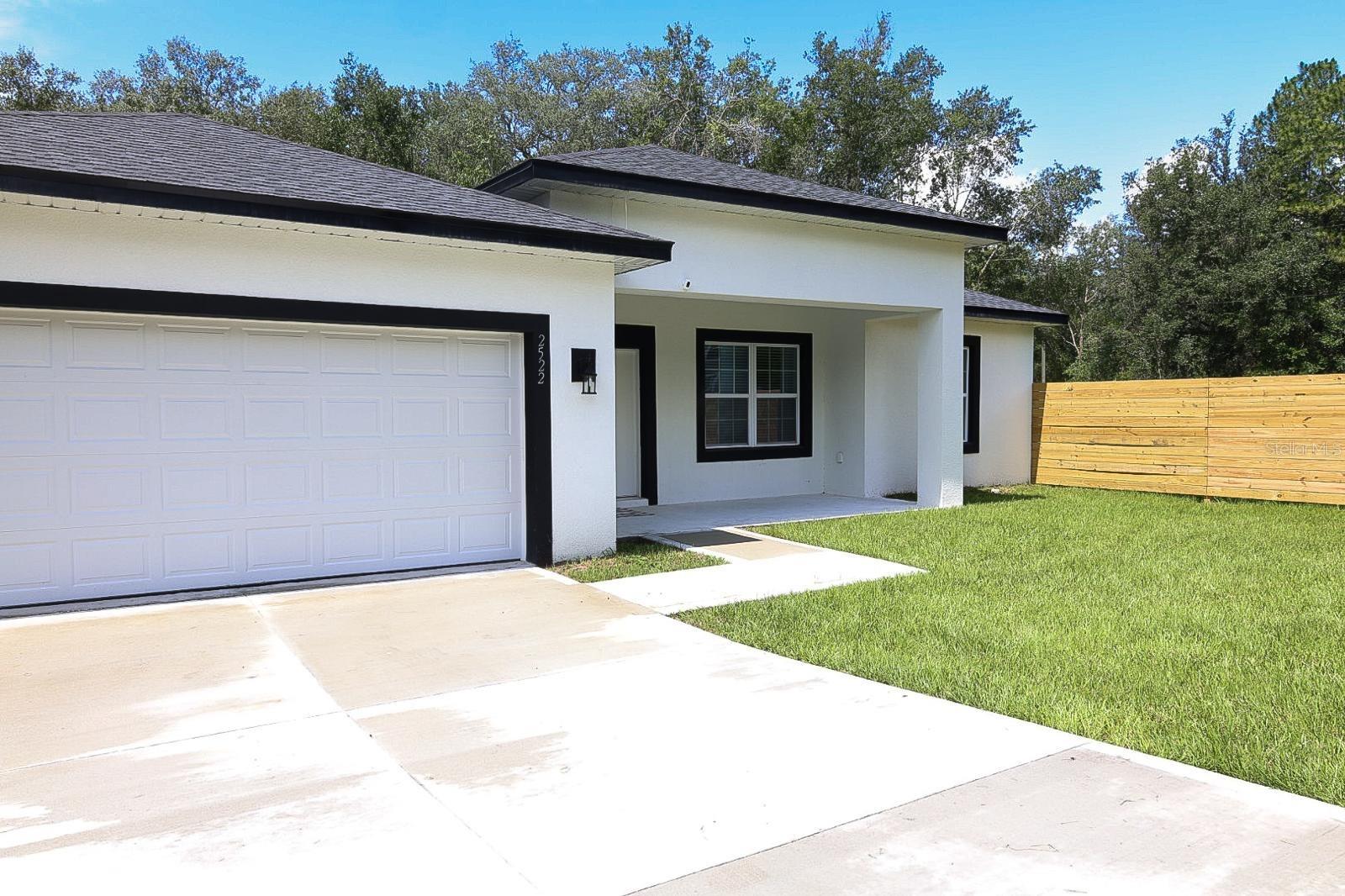 Listing photo id 1 for 2522 Castle Road