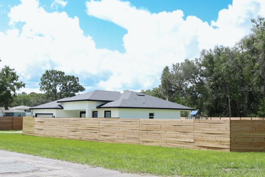 Listing photo id 2 for 2522 Castle Road