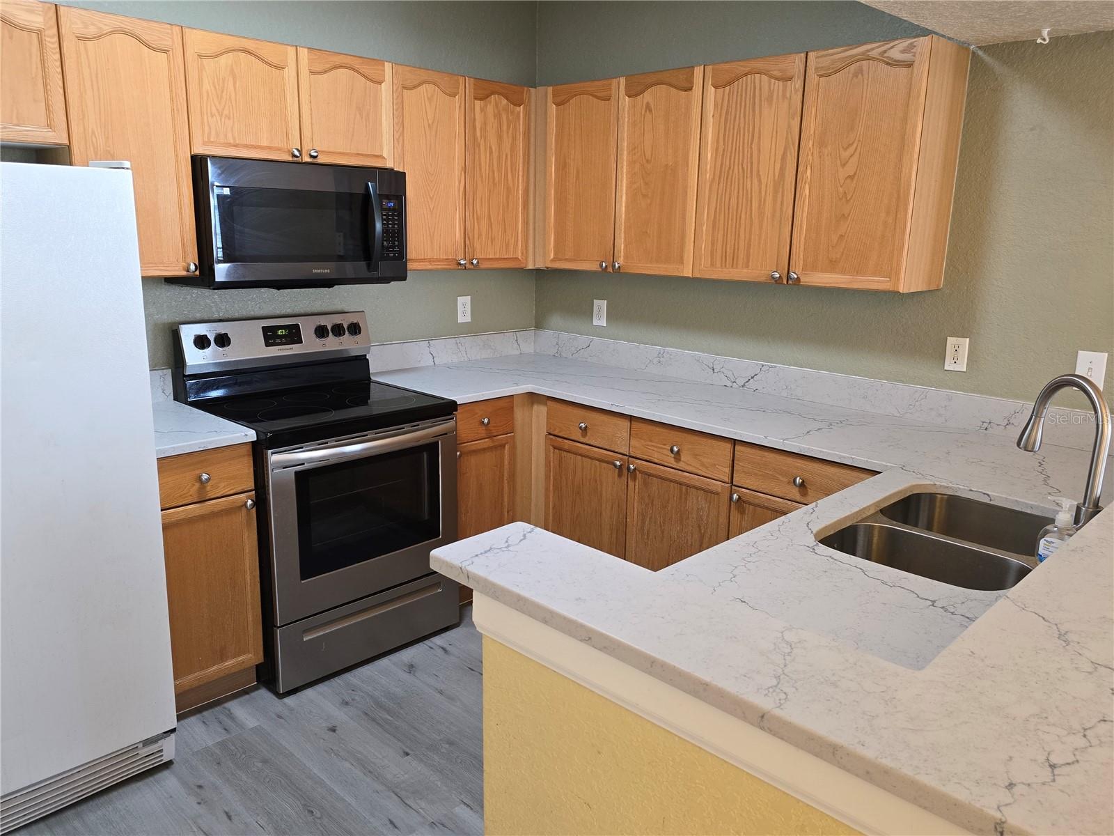 Image 10 of 37 For 5125 Palm Springs Boulevard 9303