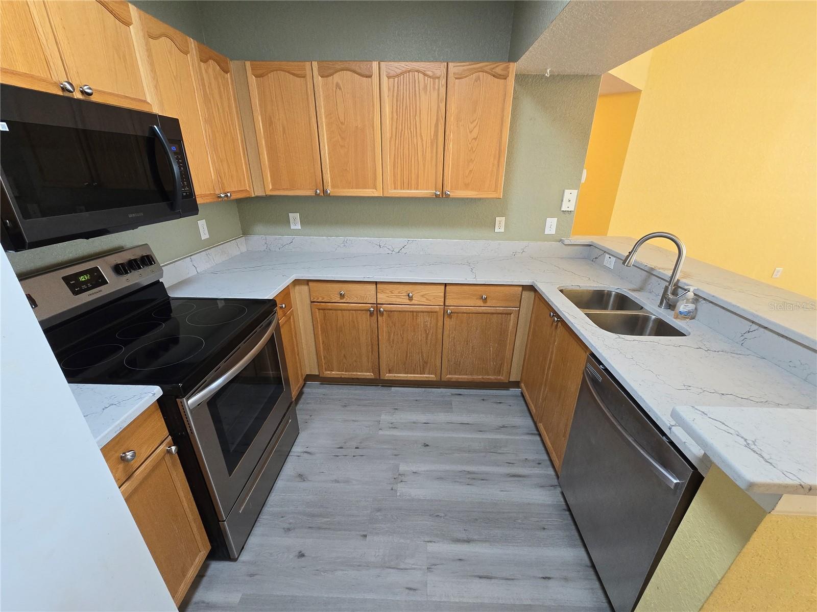 Image 11 of 37 For 5125 Palm Springs Boulevard 9303