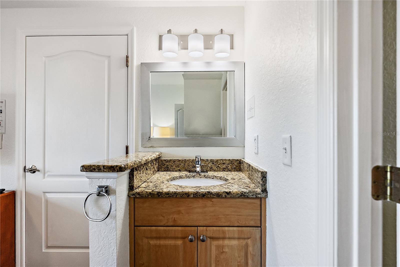 Image 16 of 40 For 11605 Gulf Boulevard 408