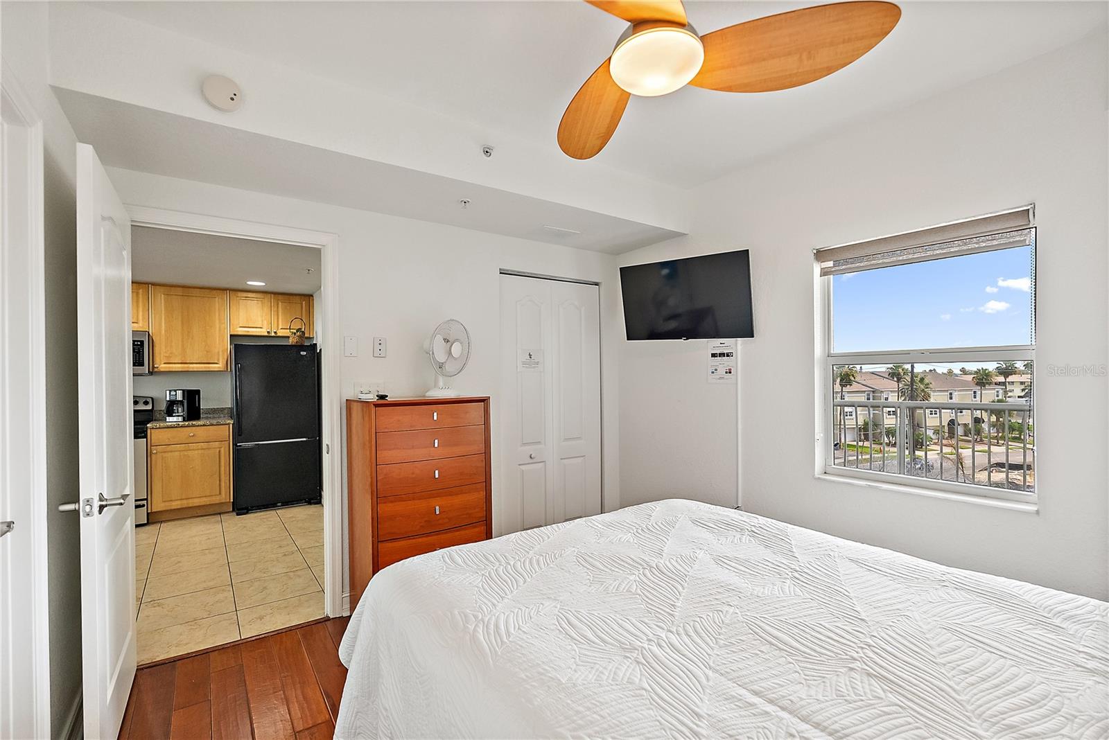 Image 19 of 40 For 11605 Gulf Boulevard 408
