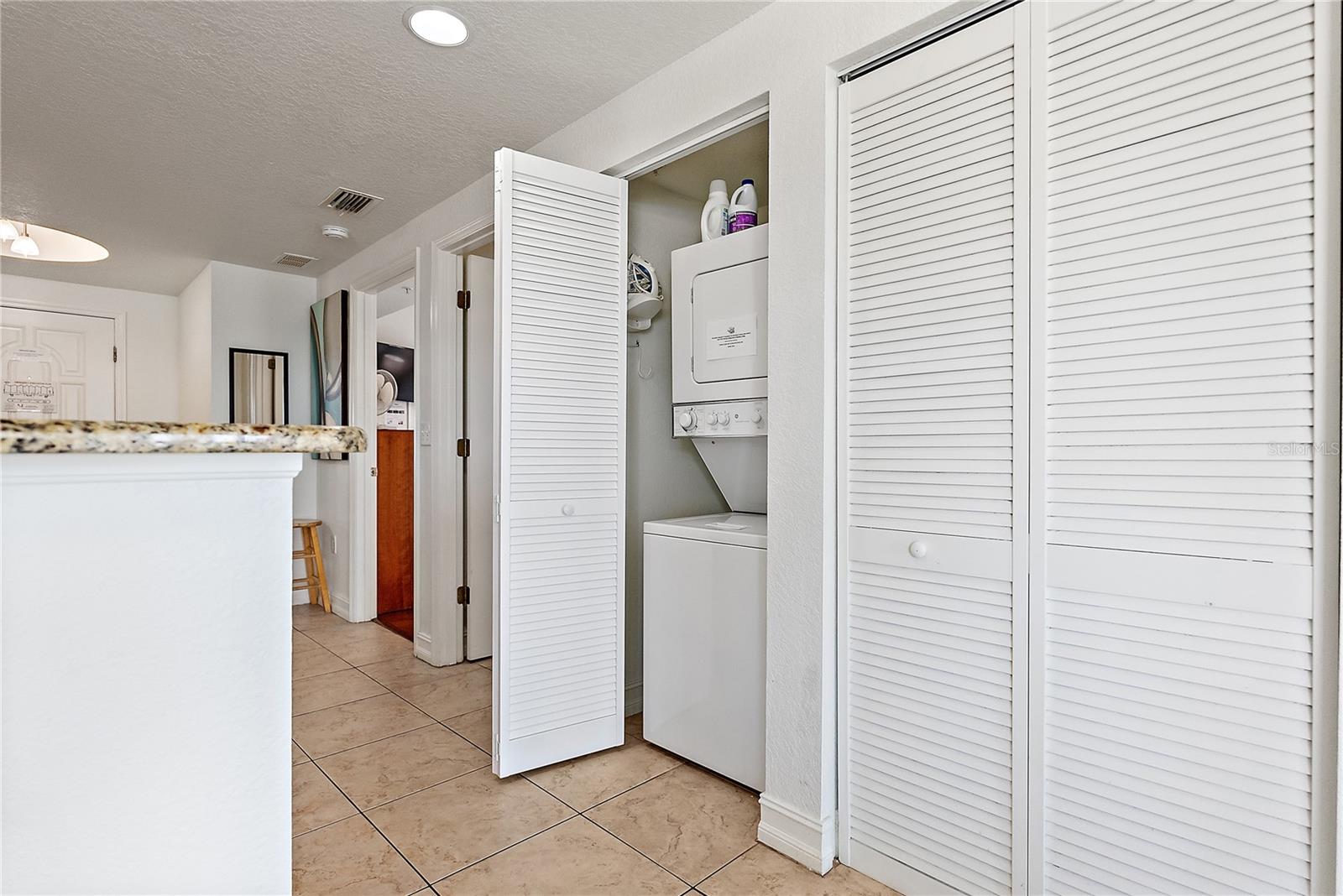 Image 26 of 40 For 11605 Gulf Boulevard 408