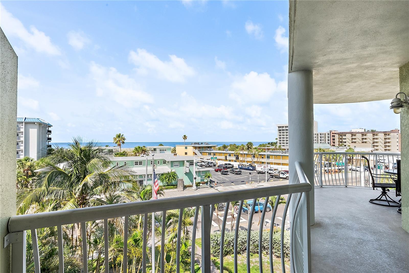 Image 27 of 40 For 11605 Gulf Boulevard 408