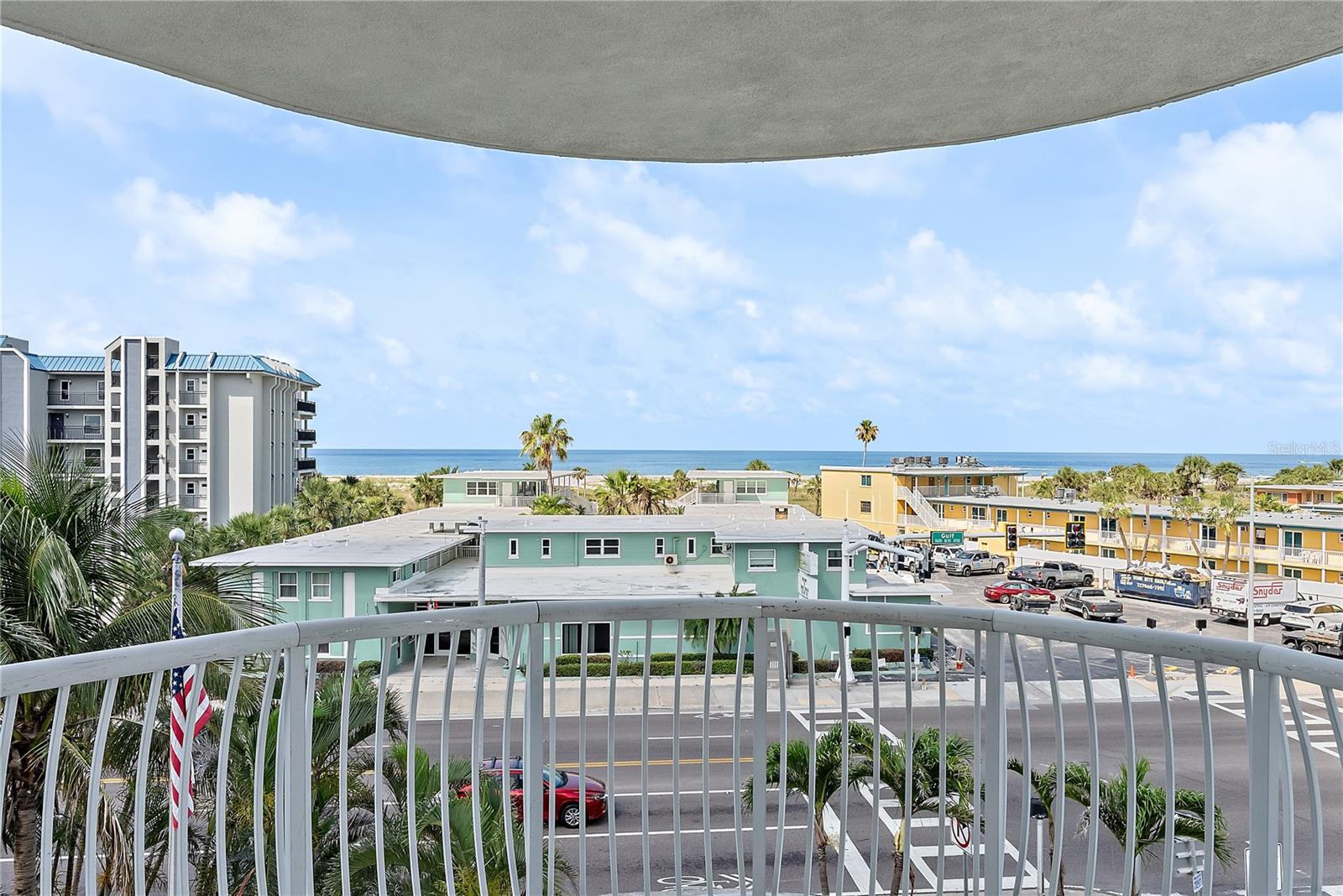 Image 28 of 40 For 11605 Gulf Boulevard 408