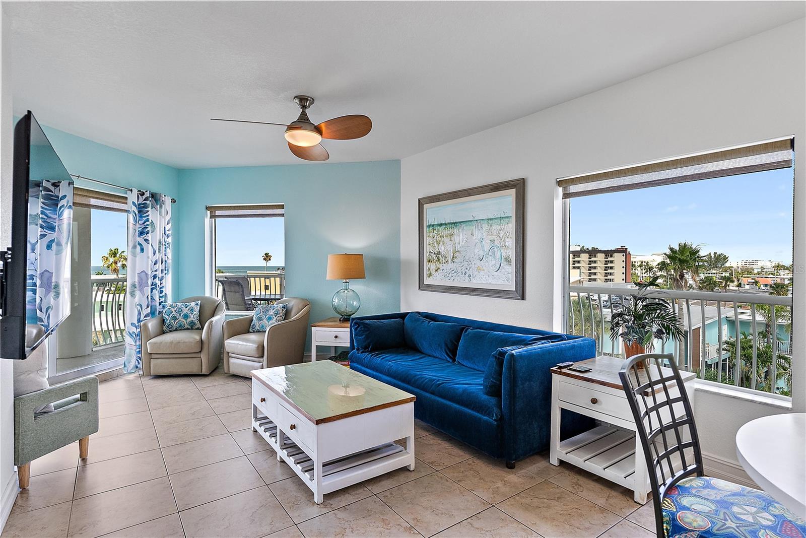 Image 3 of 40 For 11605 Gulf Boulevard 408