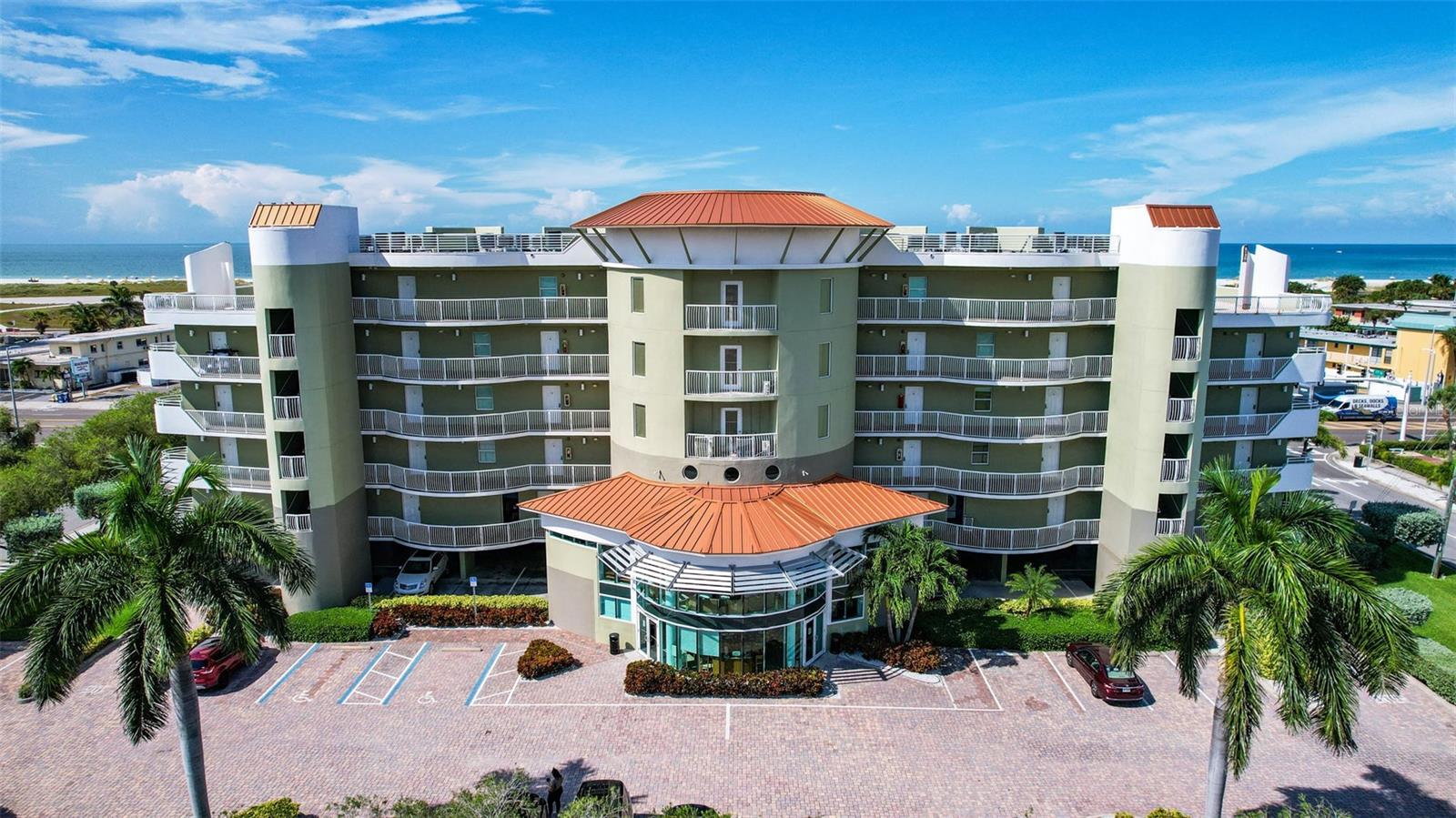 Image 39 of 40 For 11605 Gulf Boulevard 408