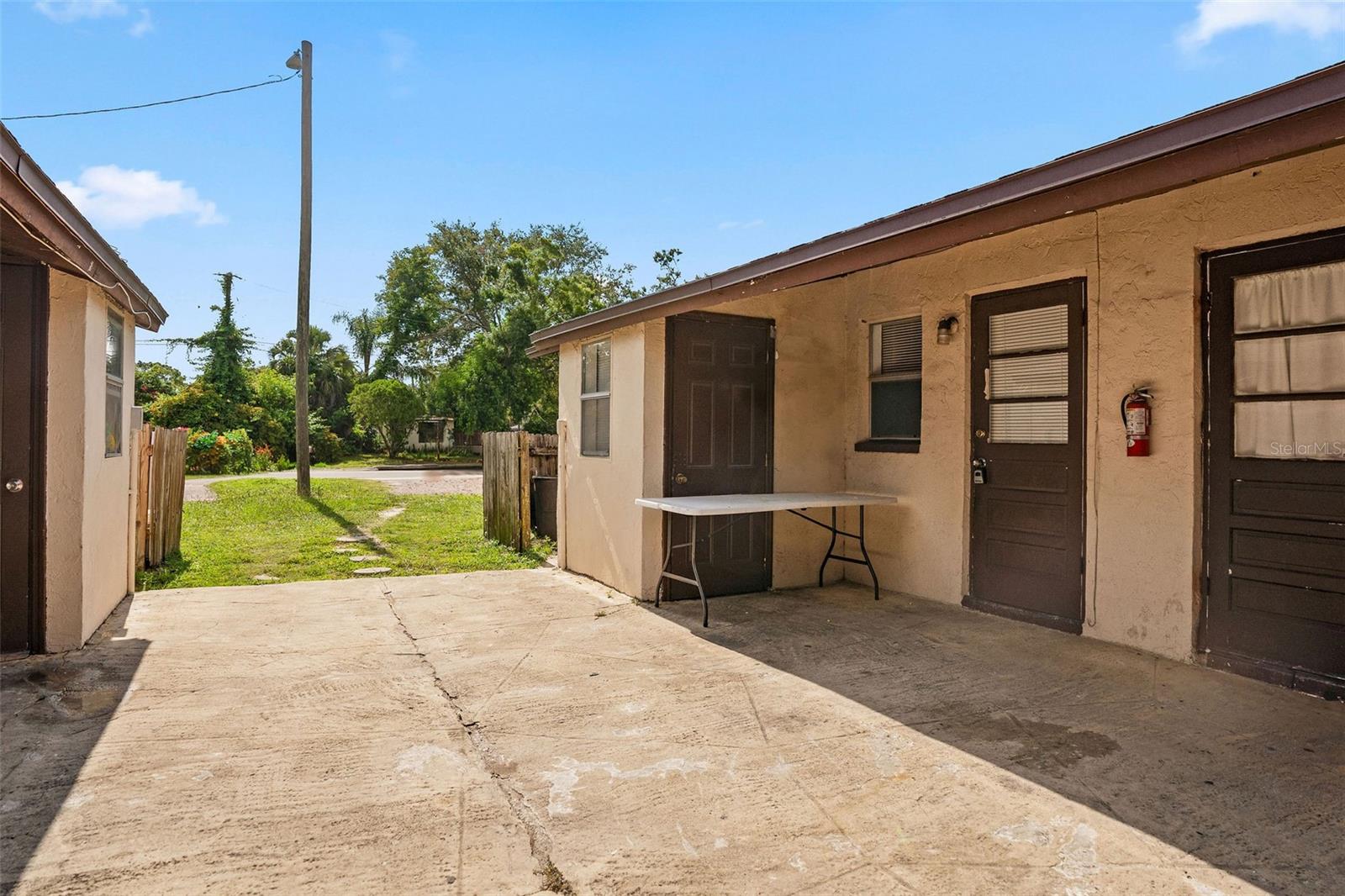 Image 11 of 18 For 5901 Crestmont Street