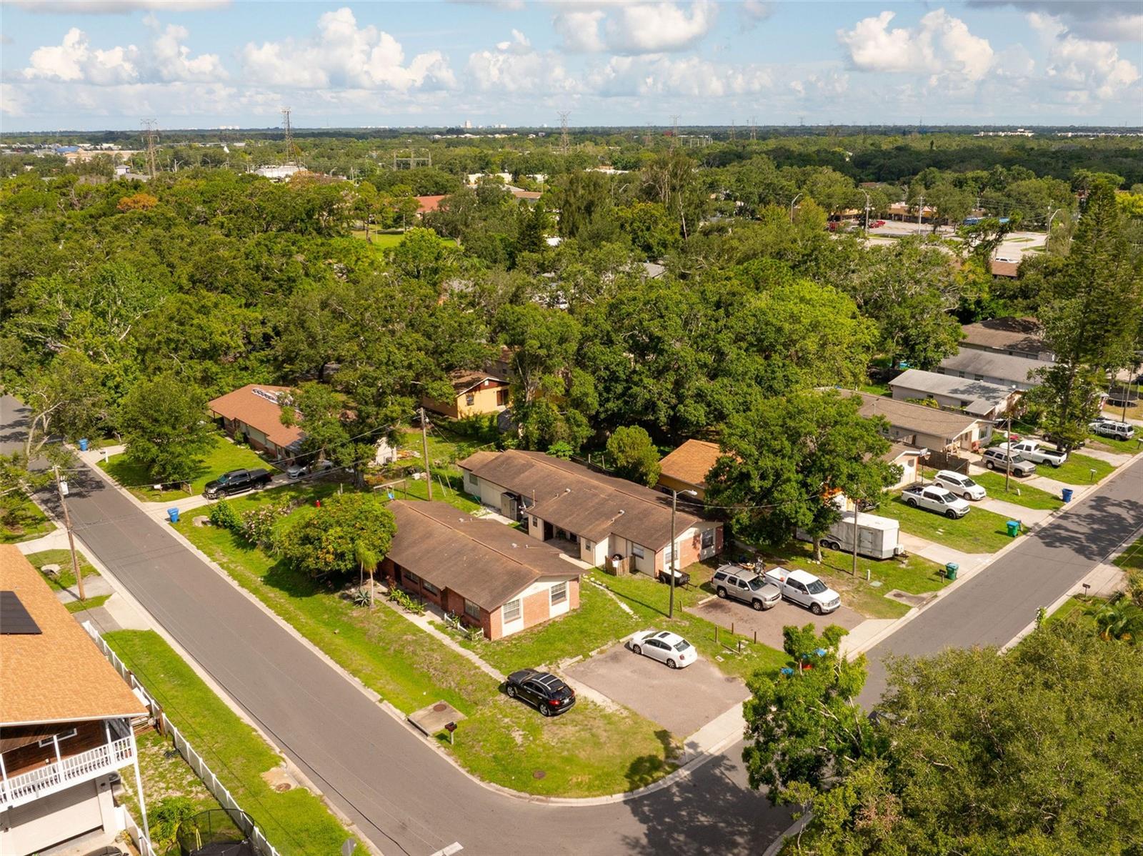Listing photo id 18 for 5901 Crestmont Street