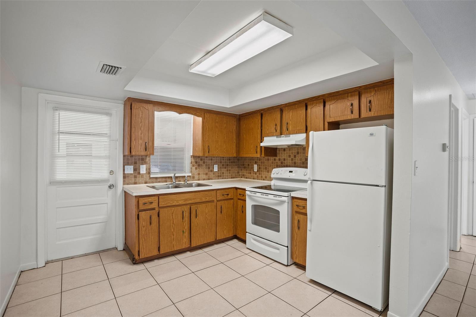 Image 4 of 18 For 5901 Crestmont Street