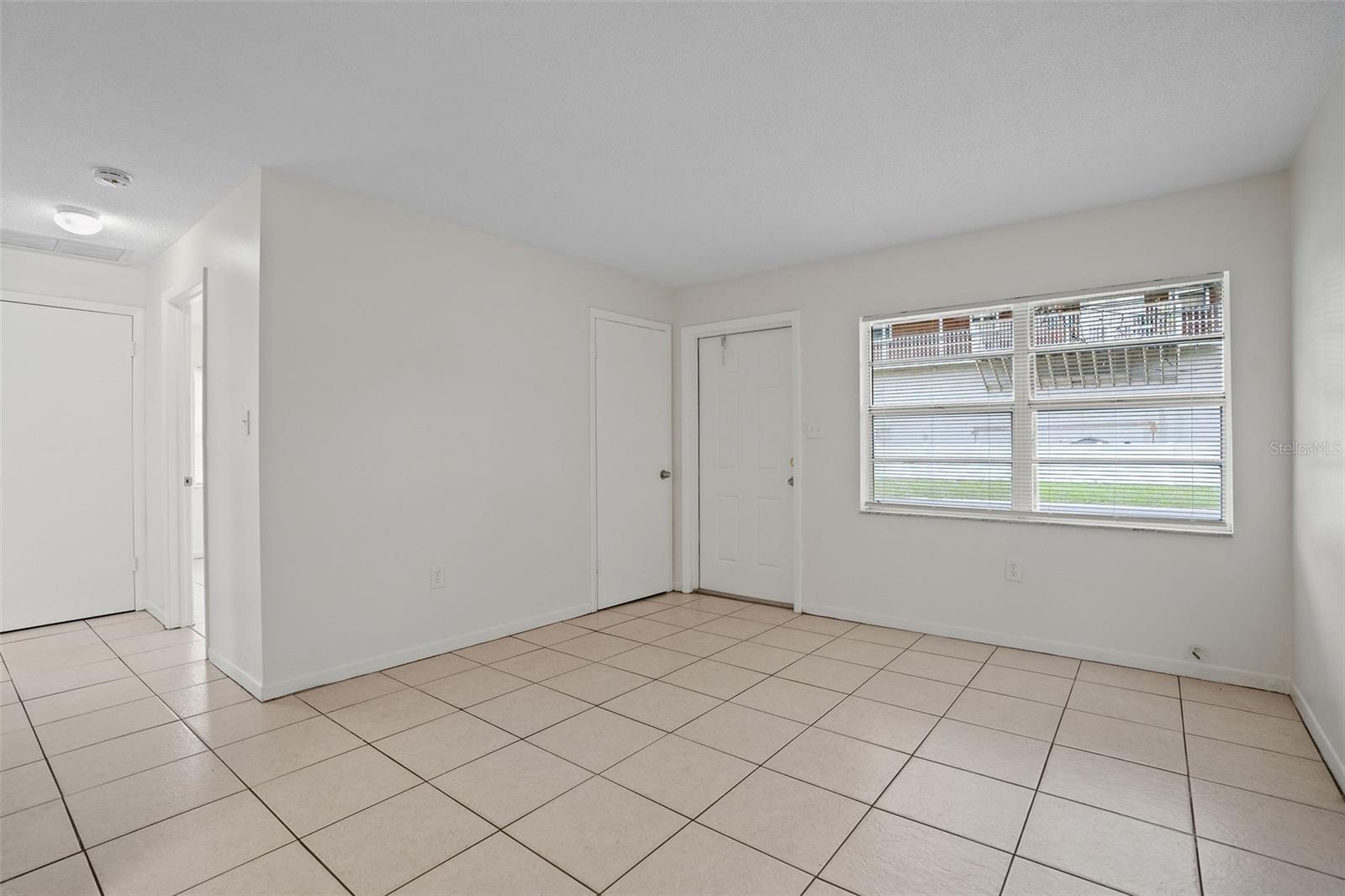 Image 5 of 18 For 5901 Crestmont Street