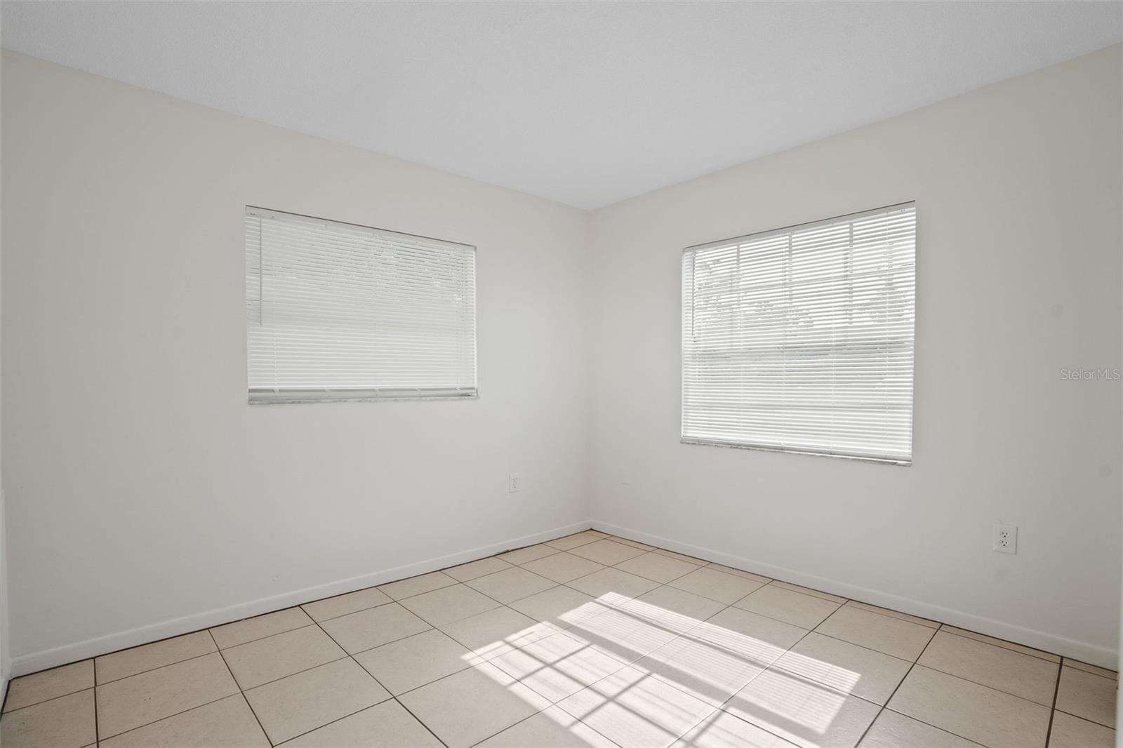 Image 7 of 18 For 5901 Crestmont Street