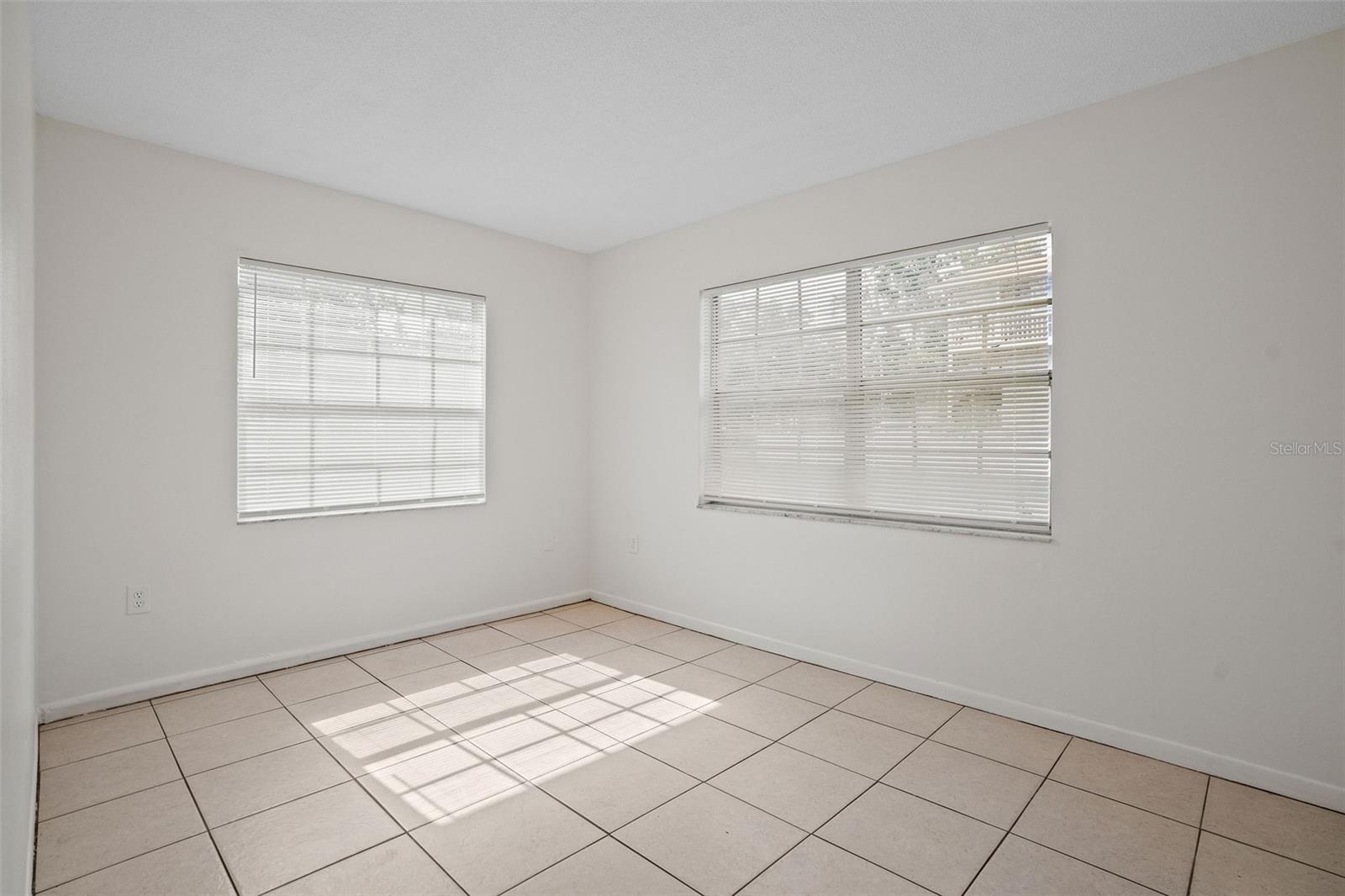 Image 9 of 18 For 5901 Crestmont Street