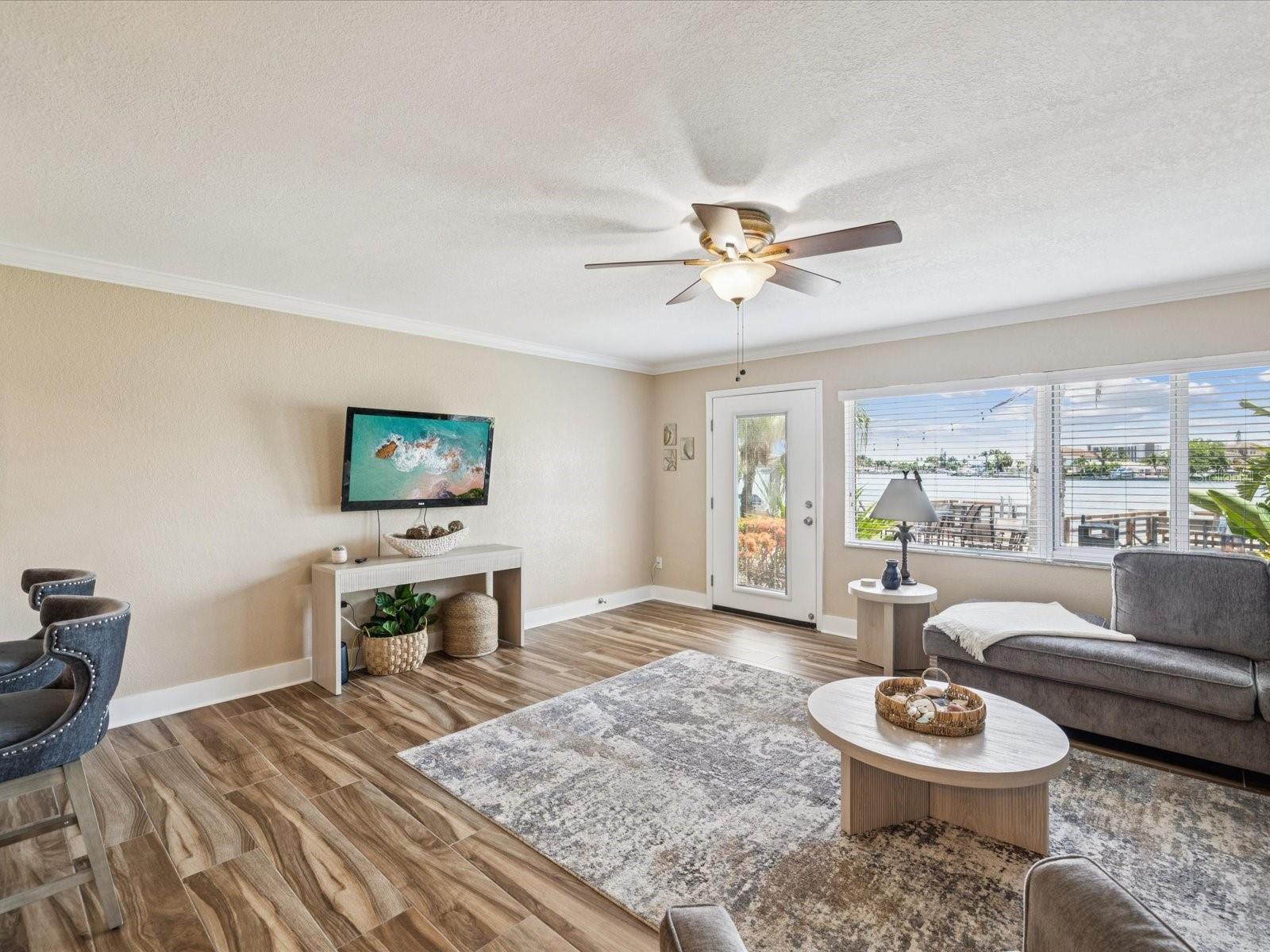 Listing photo id 10 for 10265 Gulf Boulevard A107