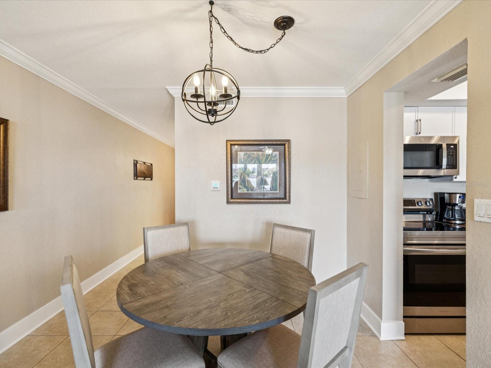 Listing photo id 12 for 10265 Gulf Boulevard A107