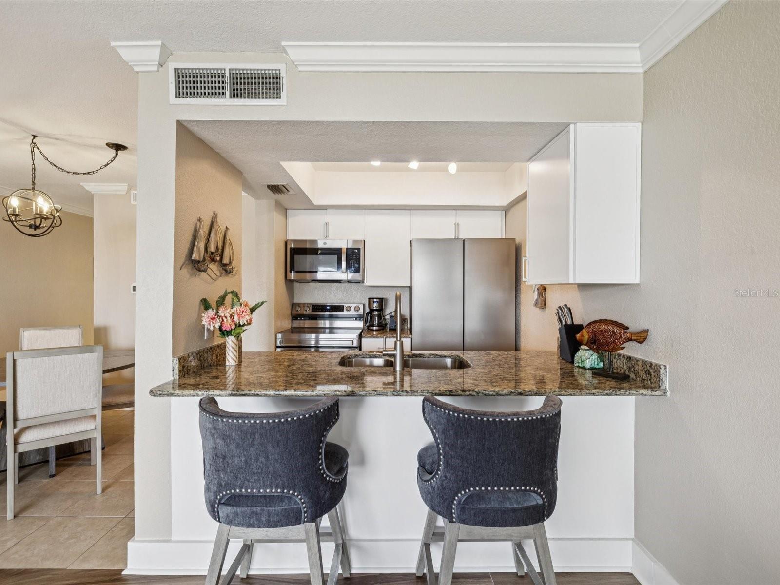 Listing photo id 13 for 10265 Gulf Boulevard A107