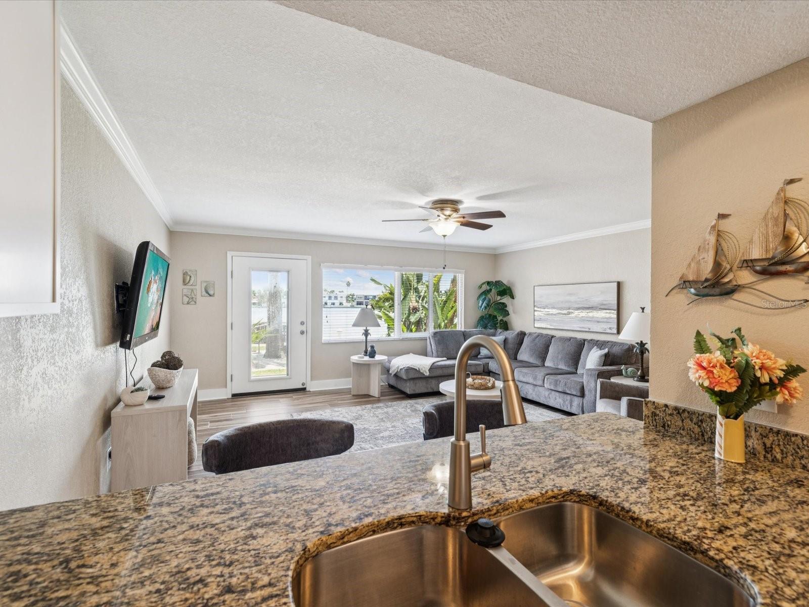 Listing photo id 14 for 10265 Gulf Boulevard A107