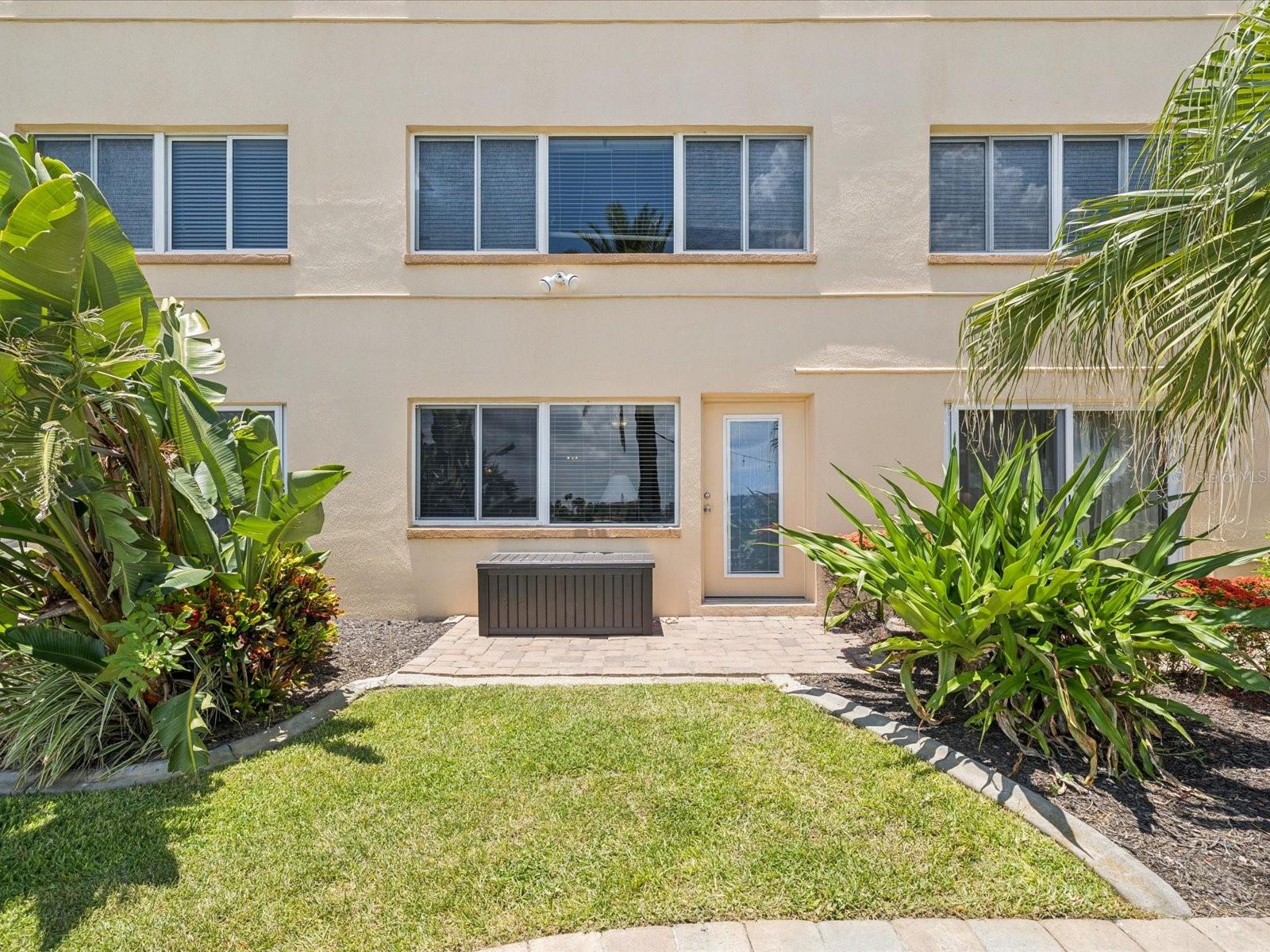 Listing photo id 23 for 10265 Gulf Boulevard A107