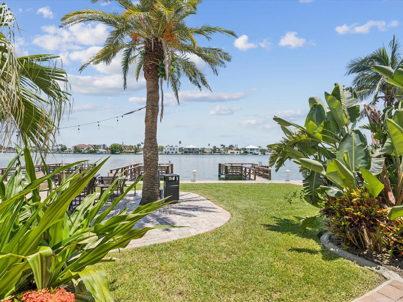 Listing photo id 3 for 10265 Gulf Boulevard A107