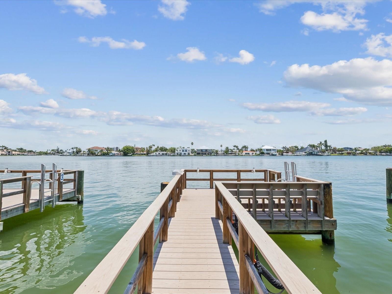 Listing photo id 5 for 10265 Gulf Boulevard A107